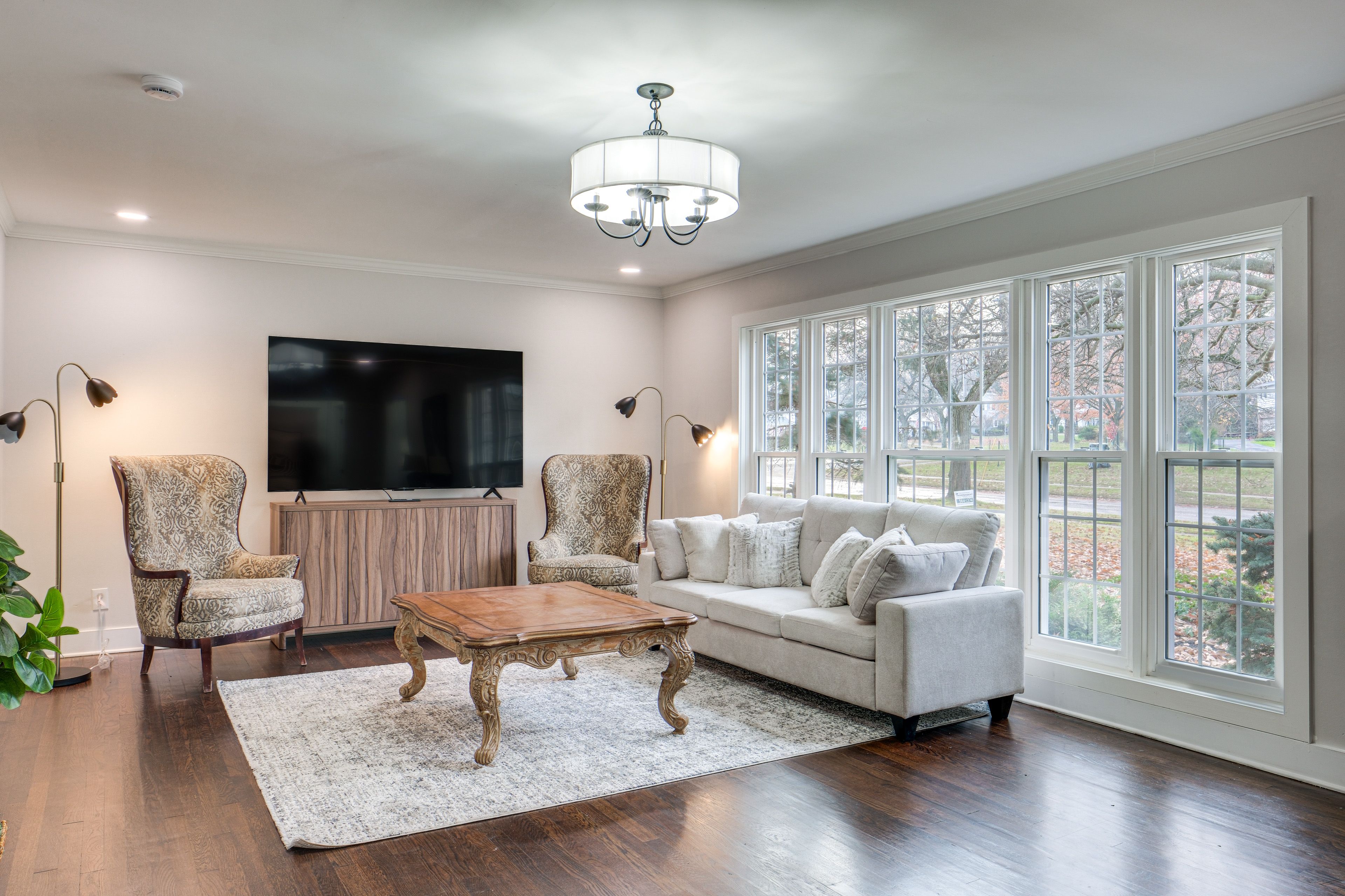 Shaker Heights Vacation Rental | 4BR | 2.5BA | 3,500 Sq Ft | Stairs Required