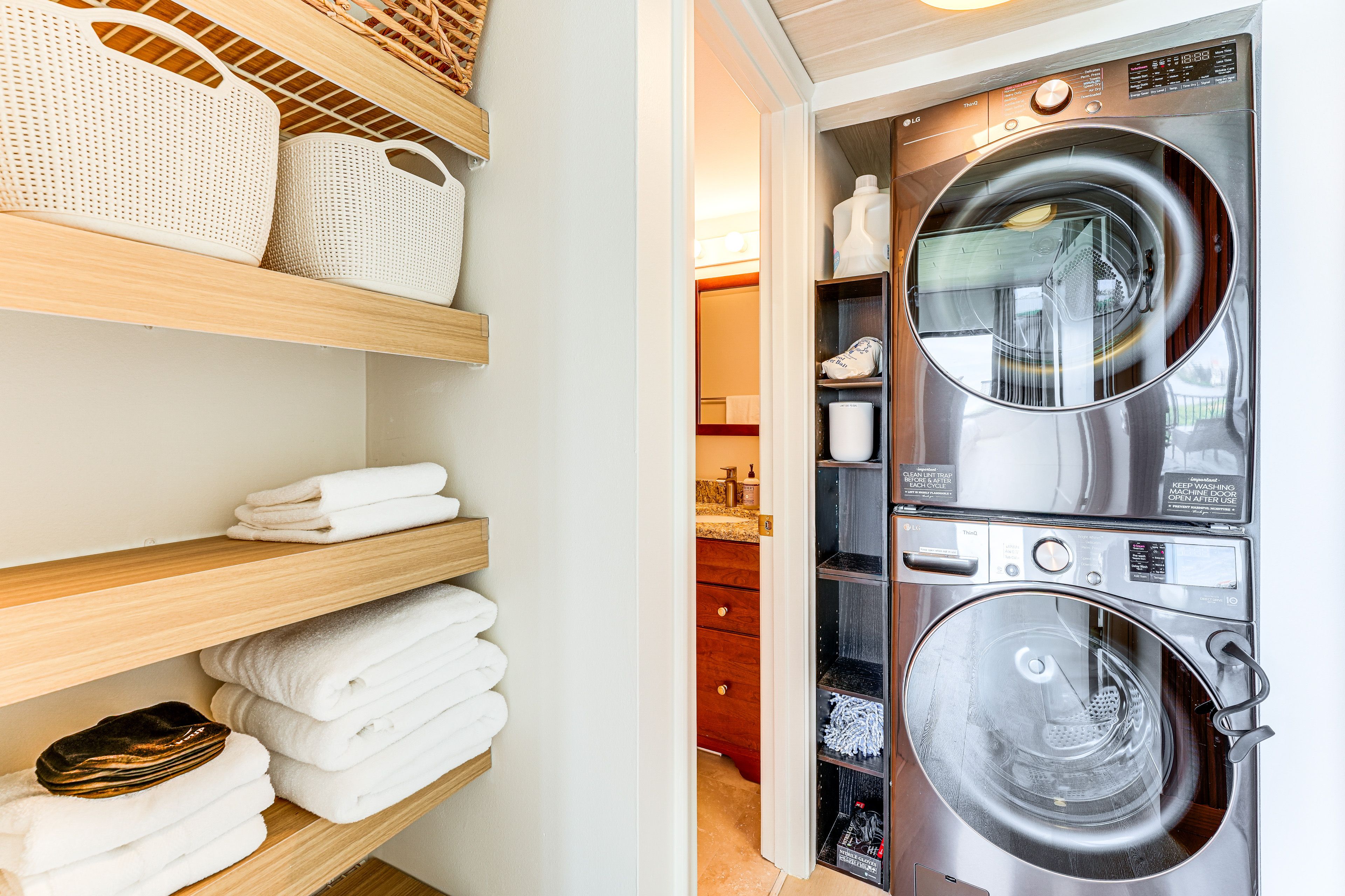 Laundry Closet | Washer & Dryer