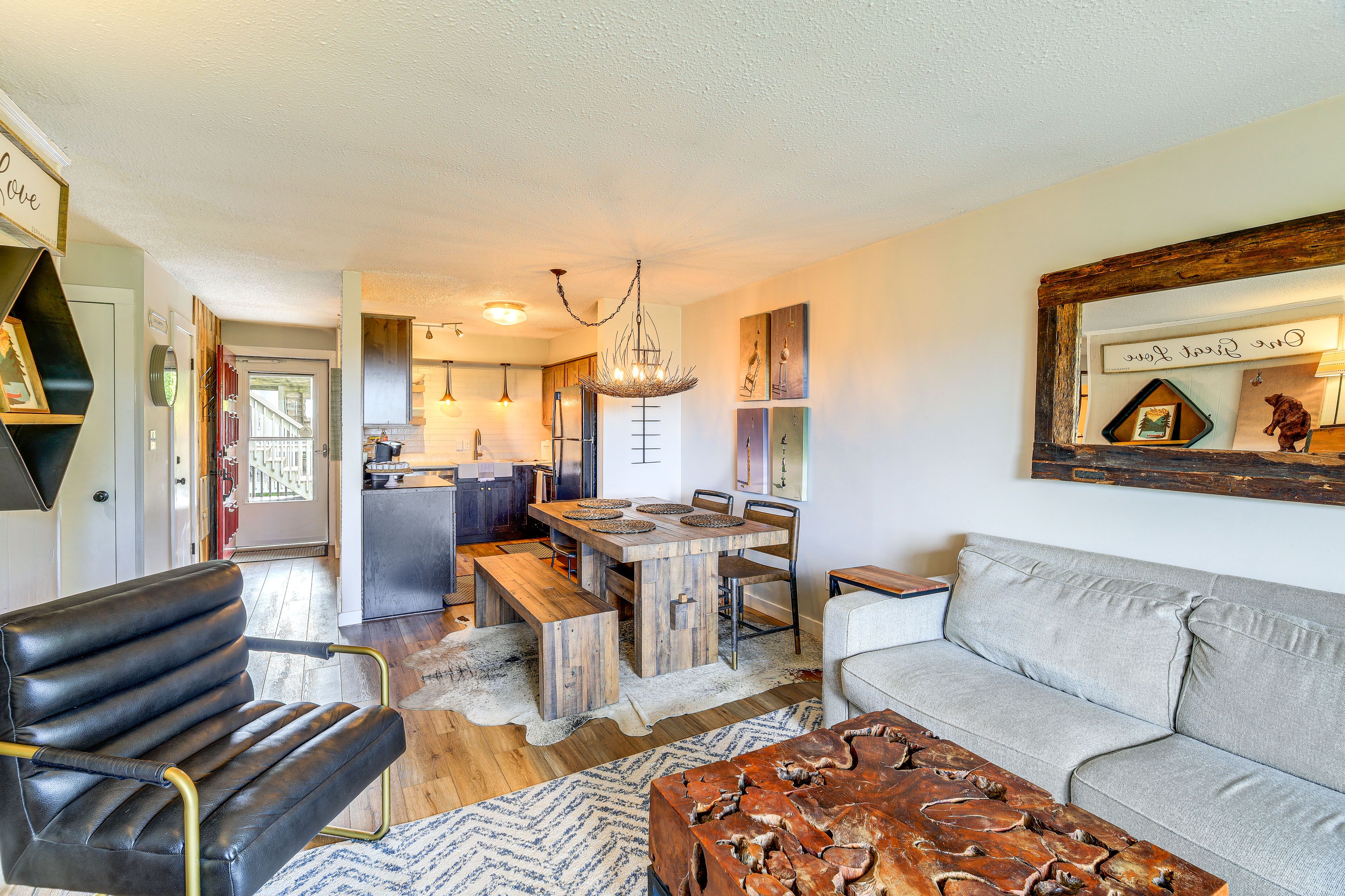 Living Room | Full Sleeper Sofa