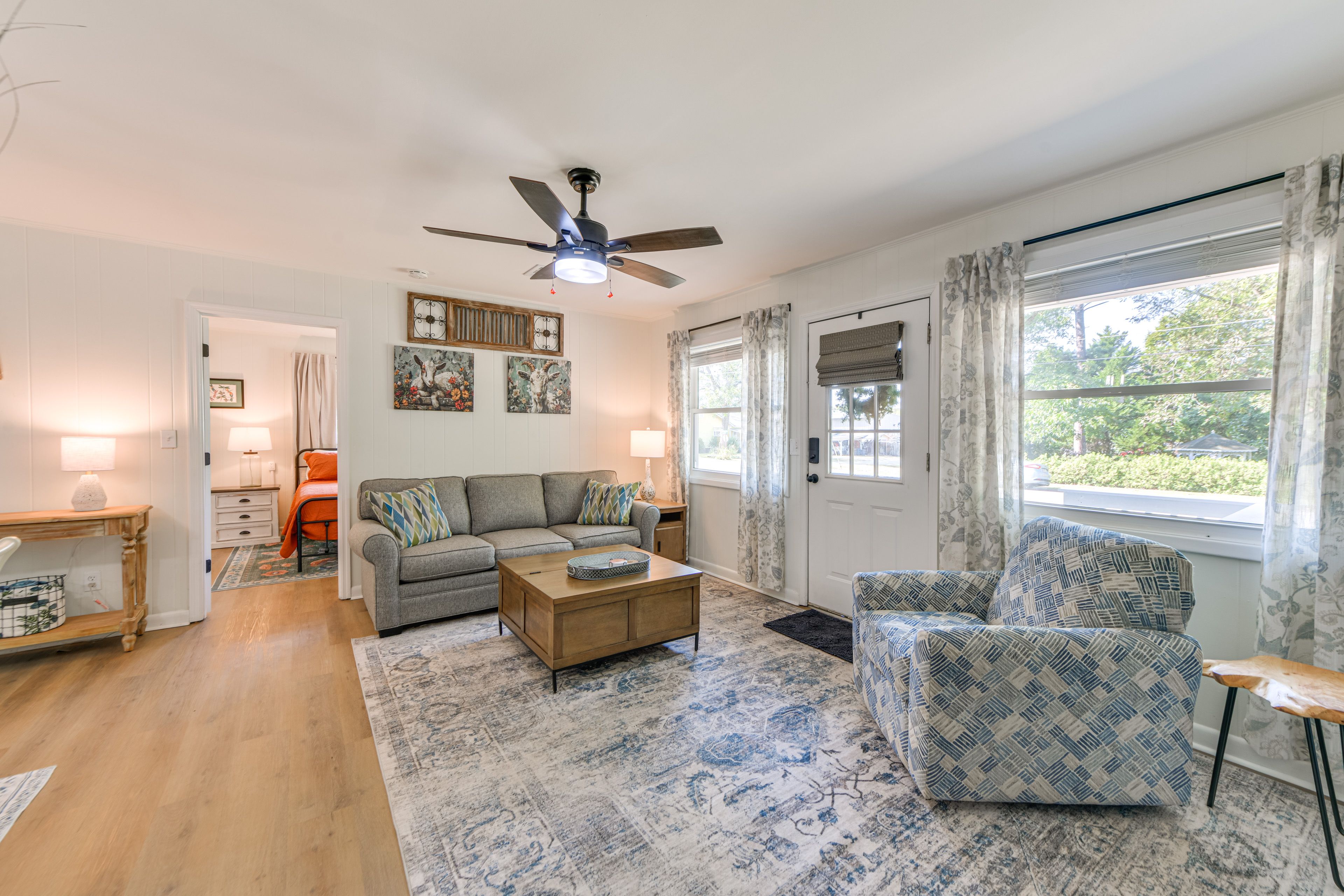 Living Room | Smart TV | Free WiFi | Queen Sleeper Sofa