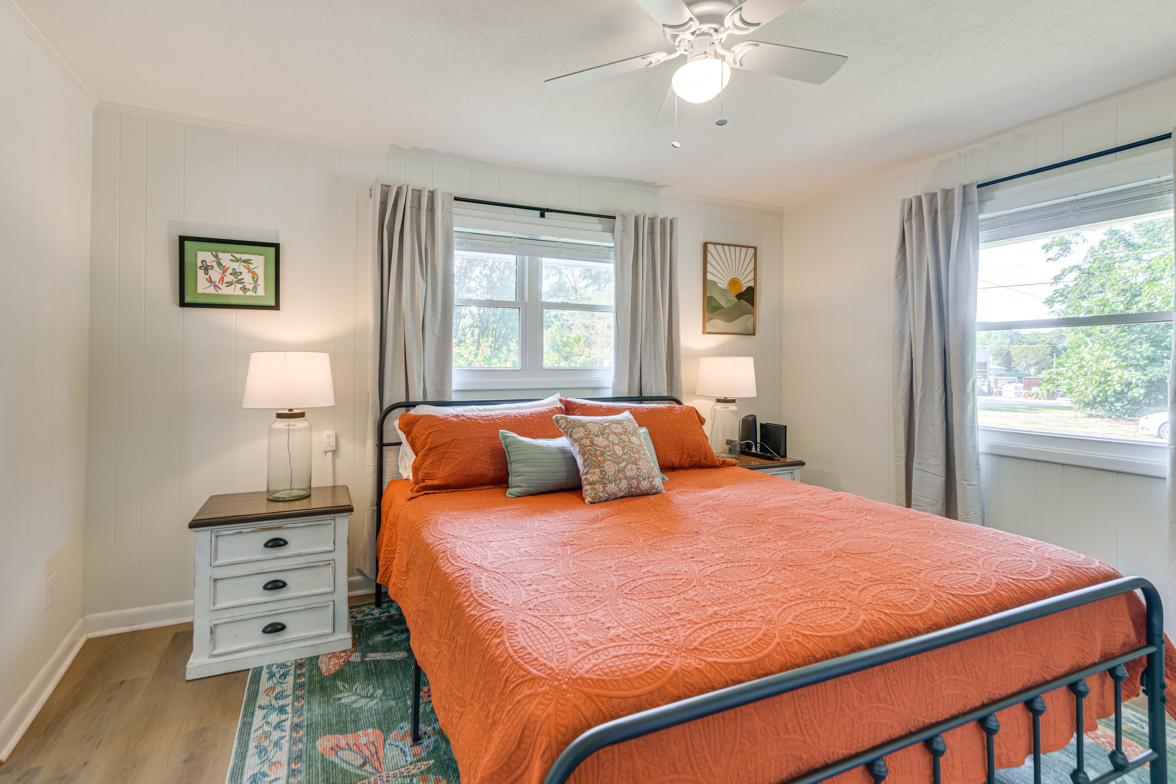 Bedroom 2 | Queen Bed