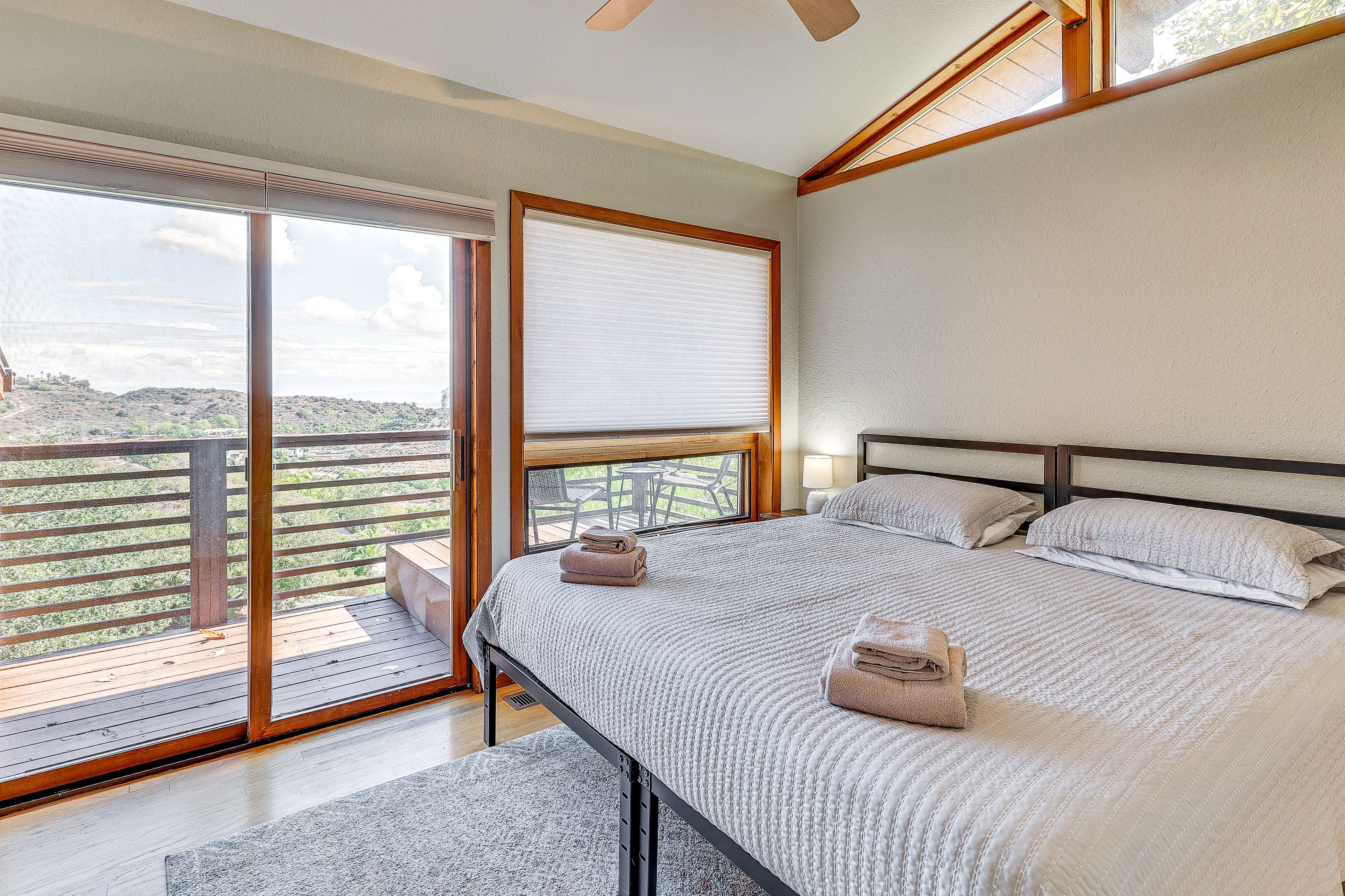 Bedroom 3 (Hawk's Nest) | 2 Twin Beds (Converts to King) | Lofted Twin Bed