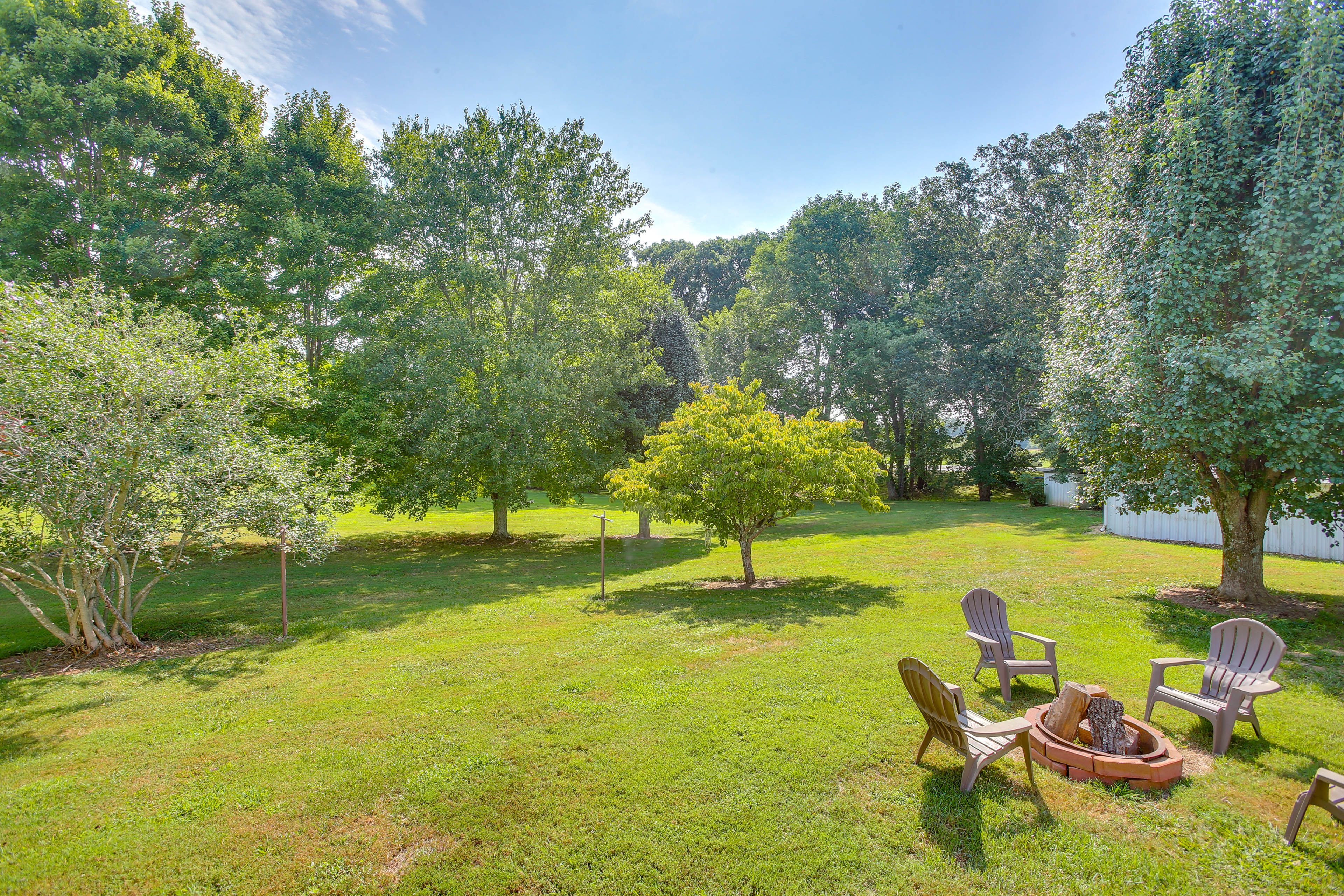 Yard | Fire Pit | Grill