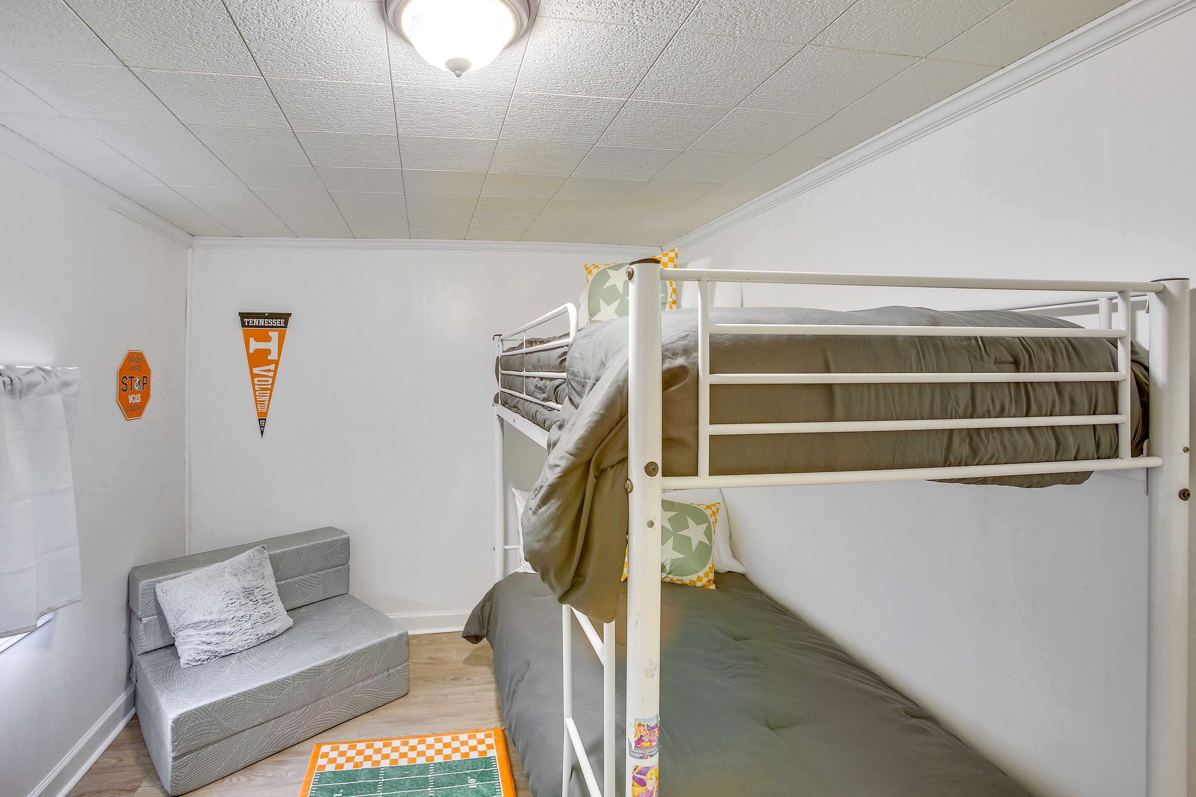 Bedroom 3 | Twin Bunk Bed