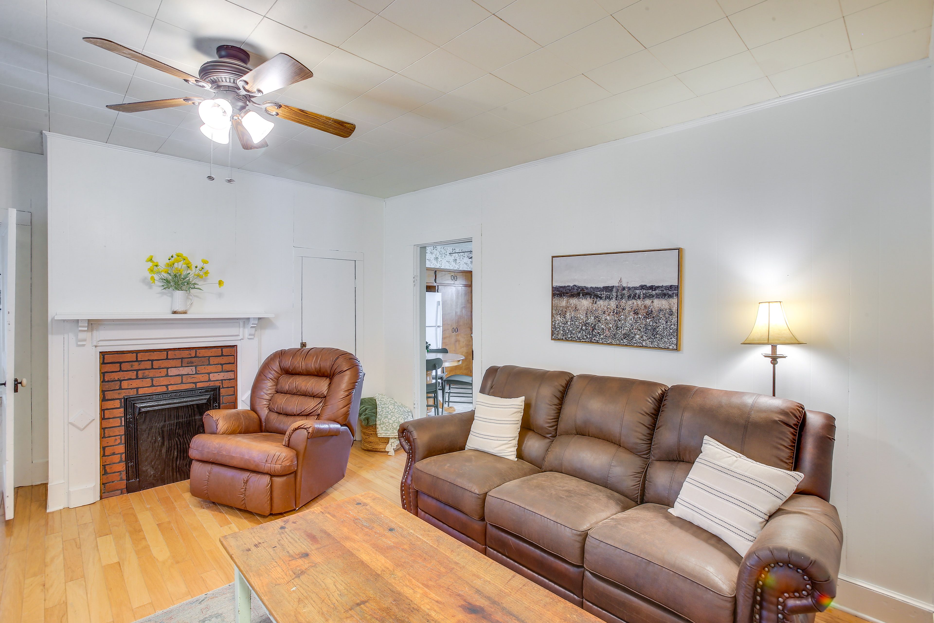 Living Room | Free WiFi | Smart TV | Central A/C | Board Games