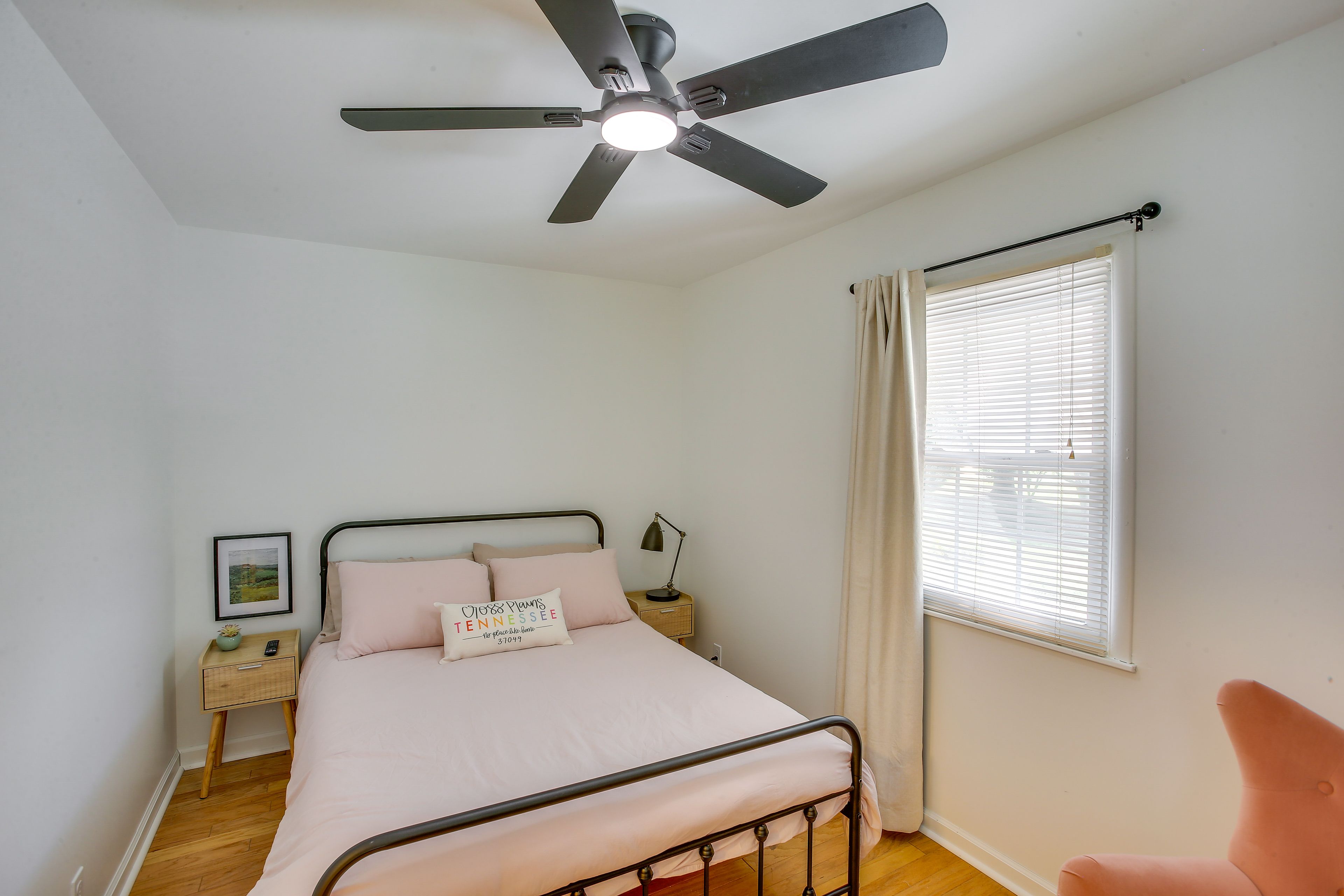 Bedroom 2 | Queen Bed