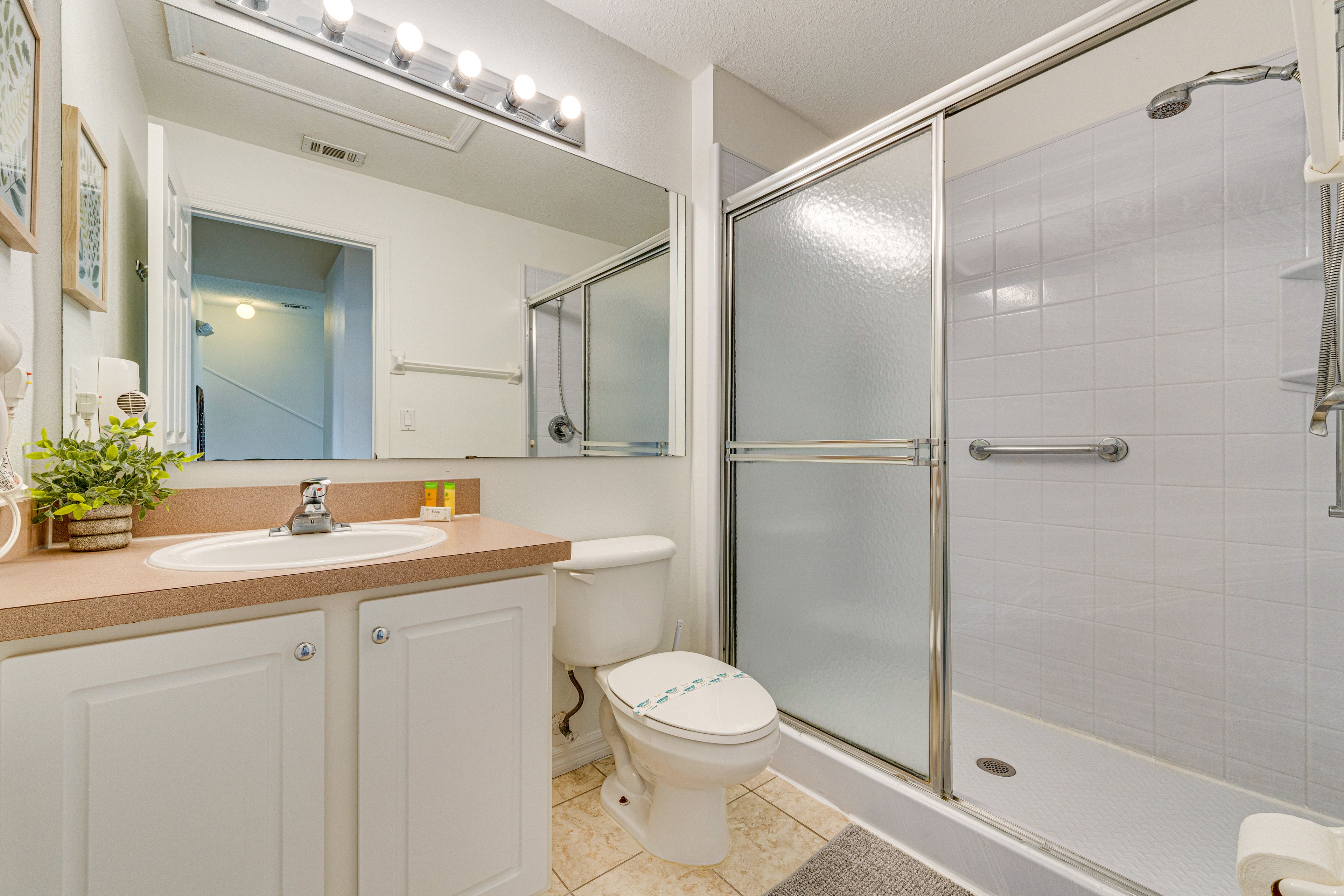 Full Bathroom | 2nd Floor