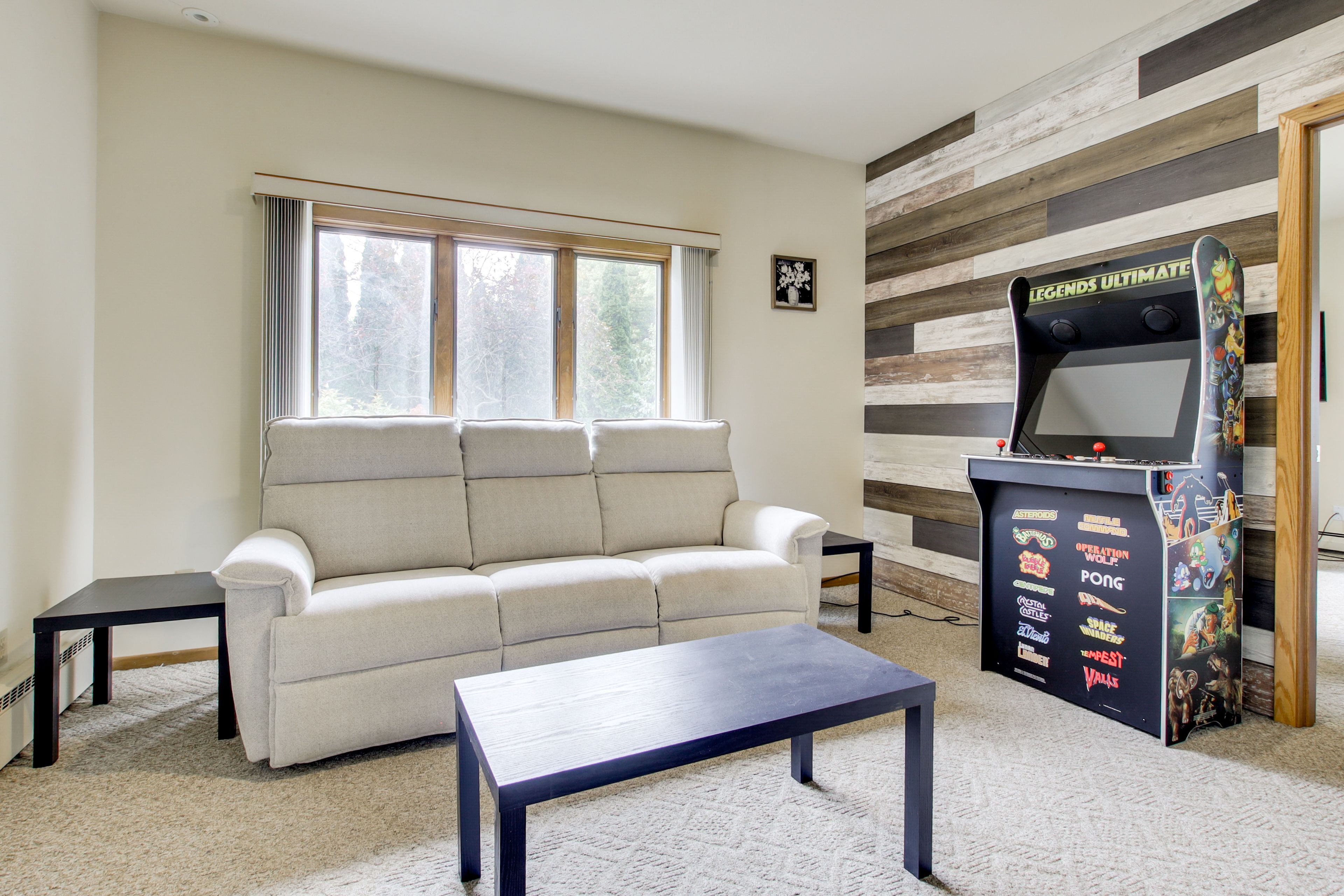 Den | Smart TV | Arcade Console