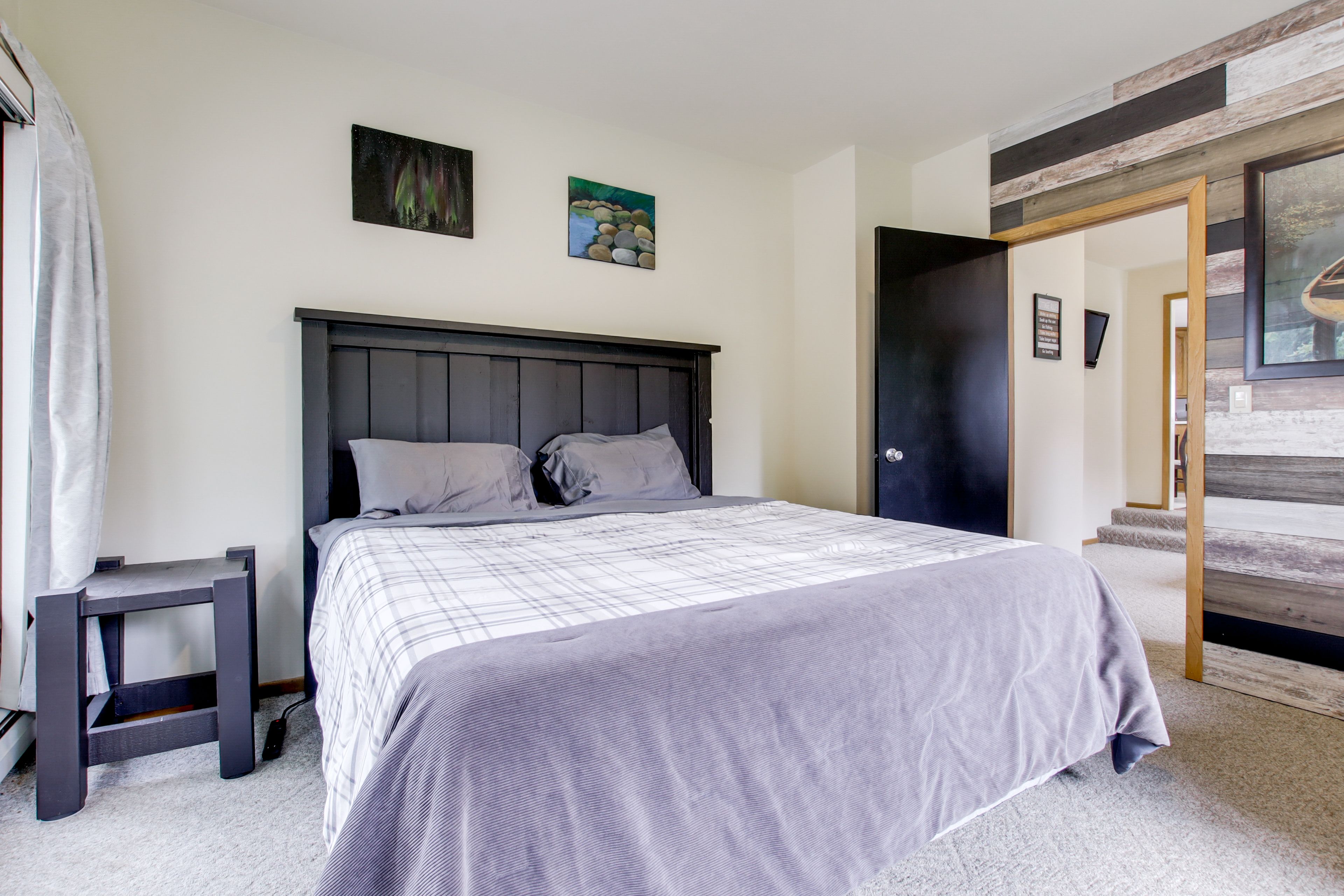 Bedroom 1 | King Bed | Smart TV | Linens Provided