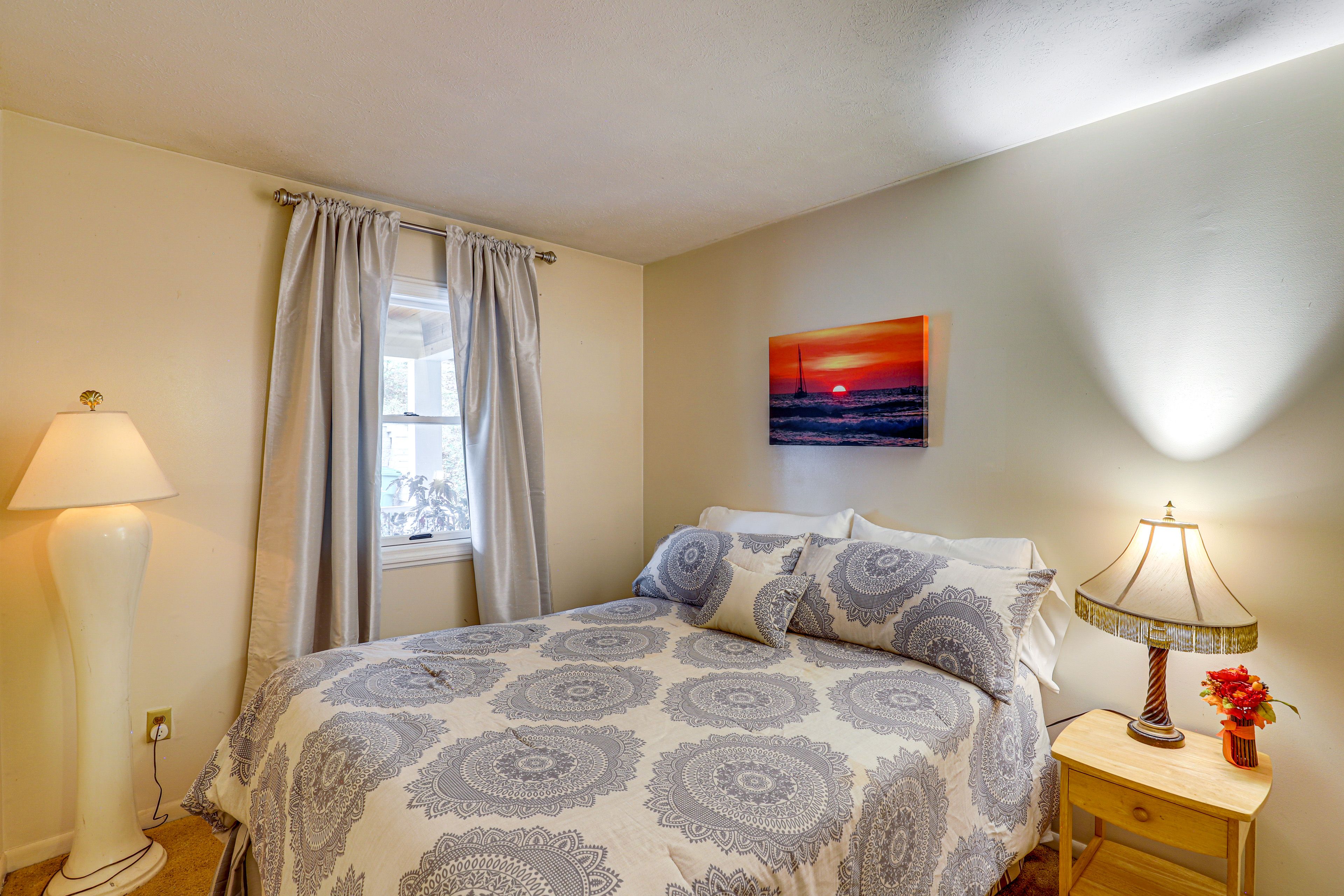 Bedroom 2 | Queen Bed