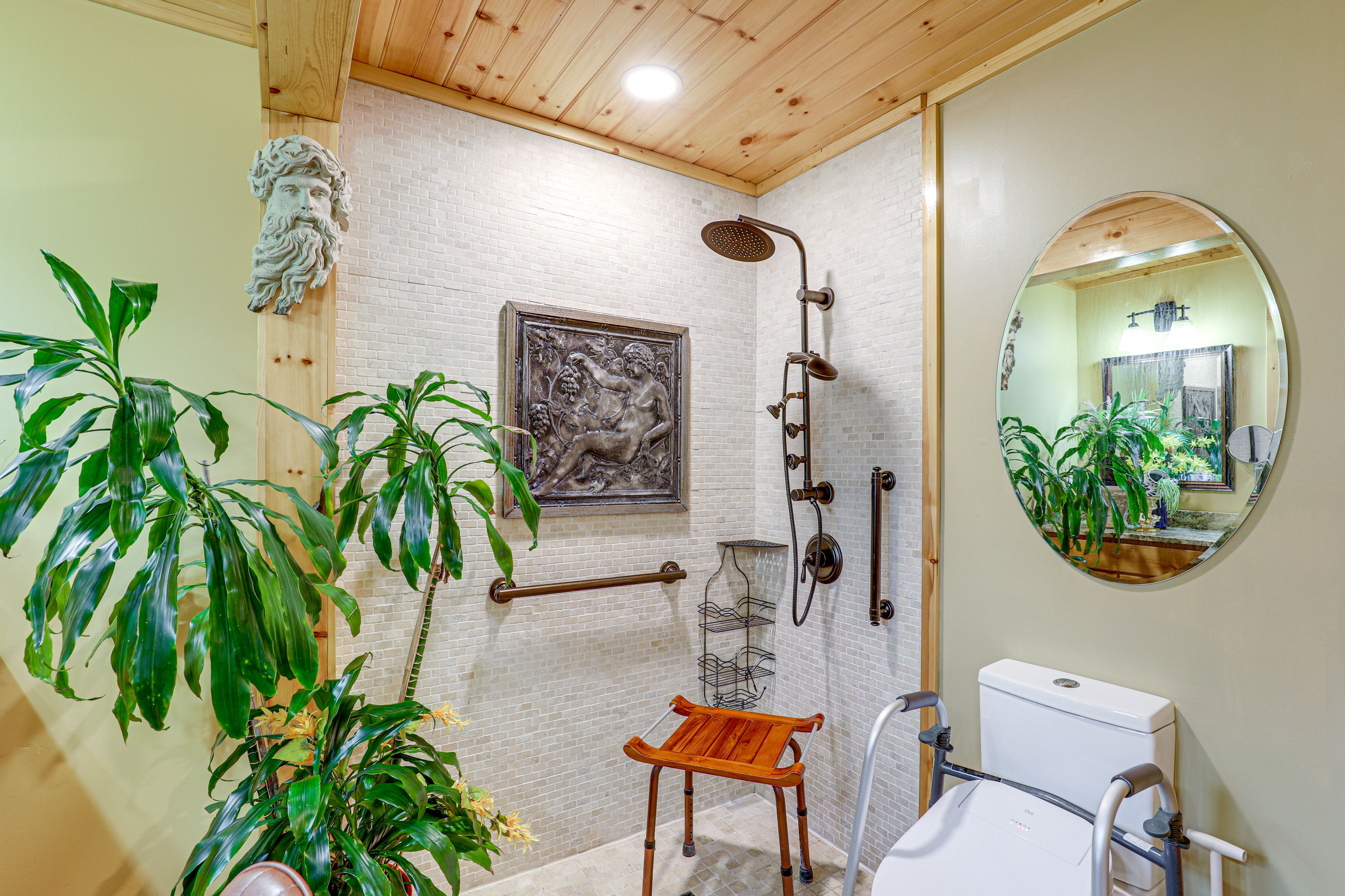 Full Bathroom | Towels Provided | Heated Bidet