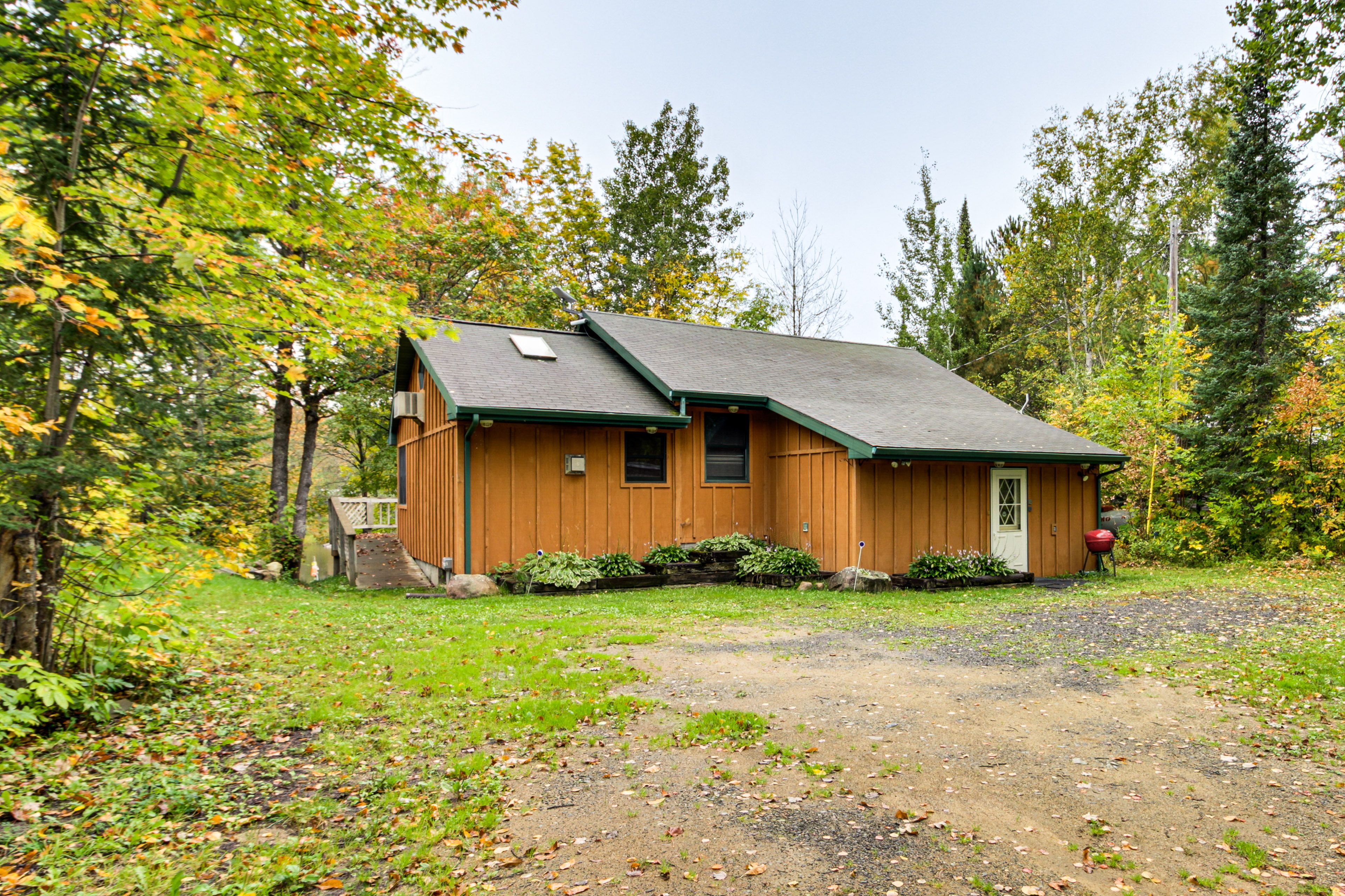 Exterior | 2-Level Cabin