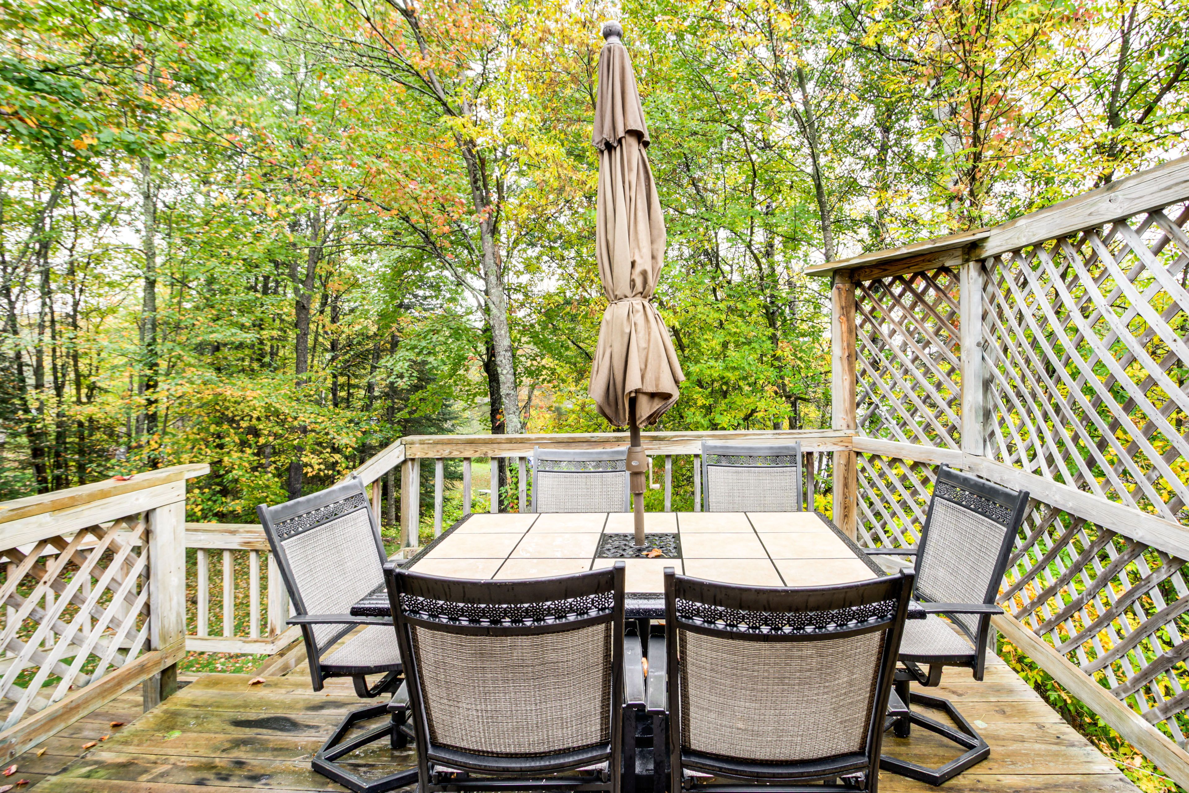 Deck w/ Lake View | 4 Mi to Fortune Bay Resort Casino