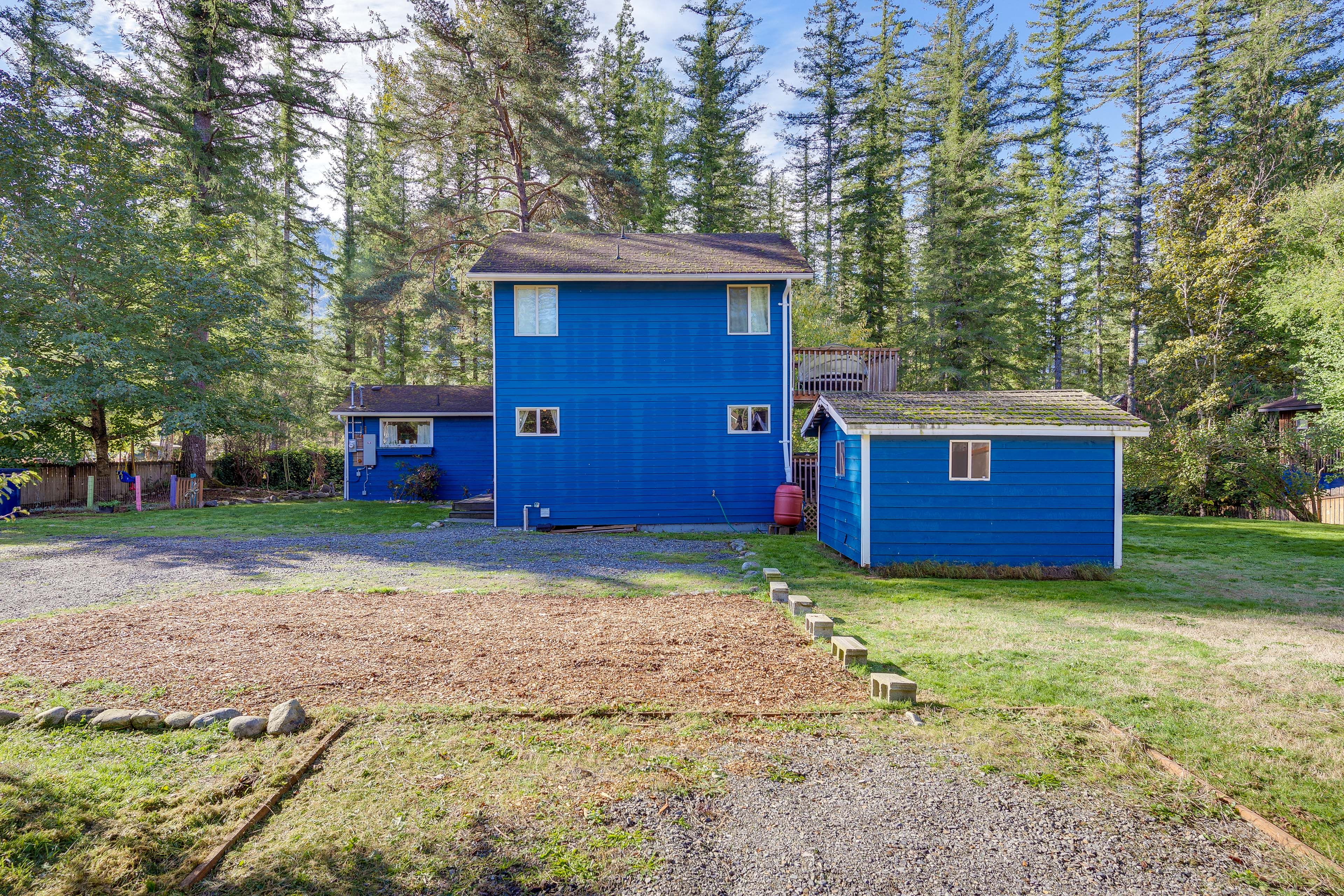 Parking | Driveway (4 Vehicles)