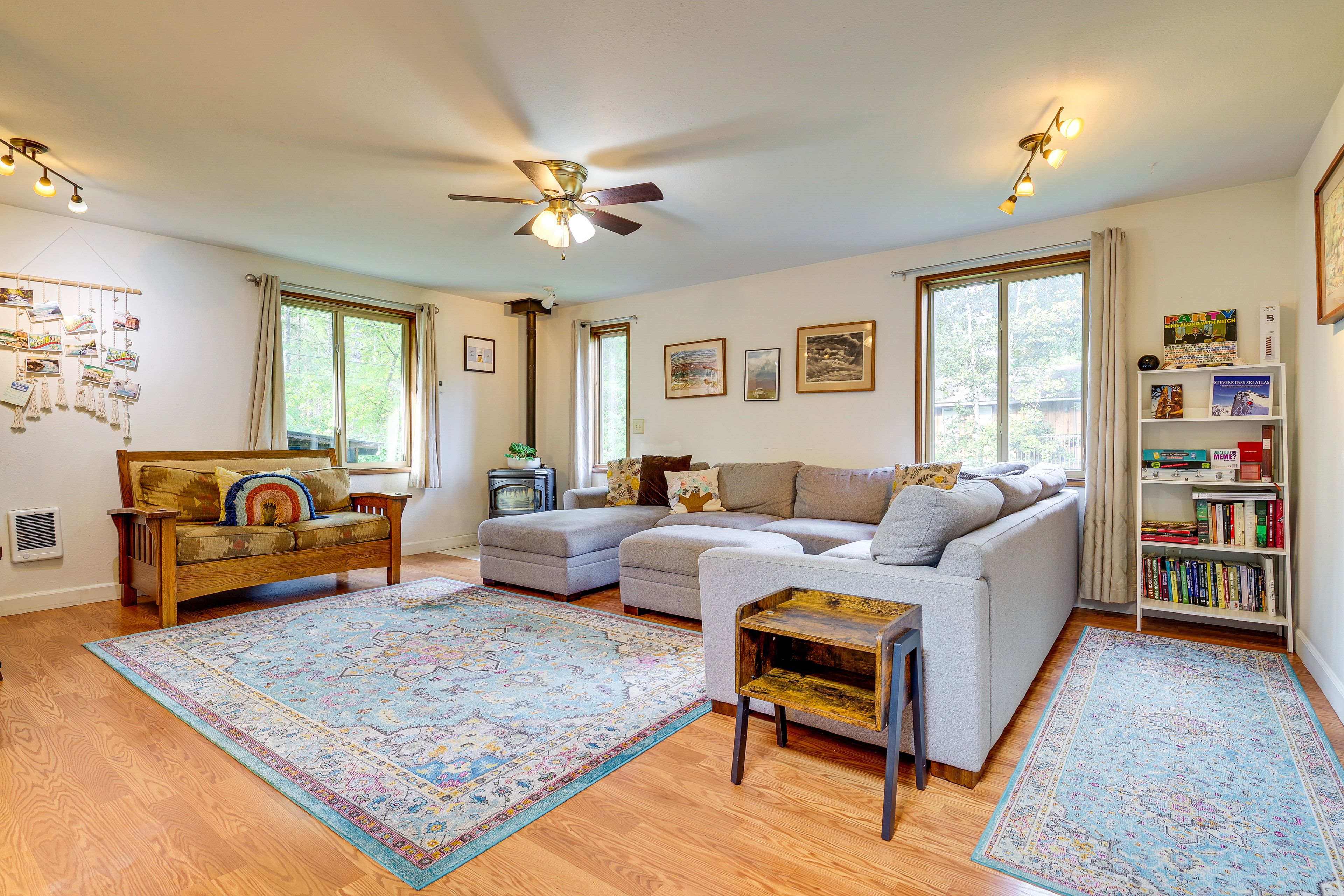 Living Room | Free WiFi | Wall Heaters | Portable A/C Unit | Pellet Stove