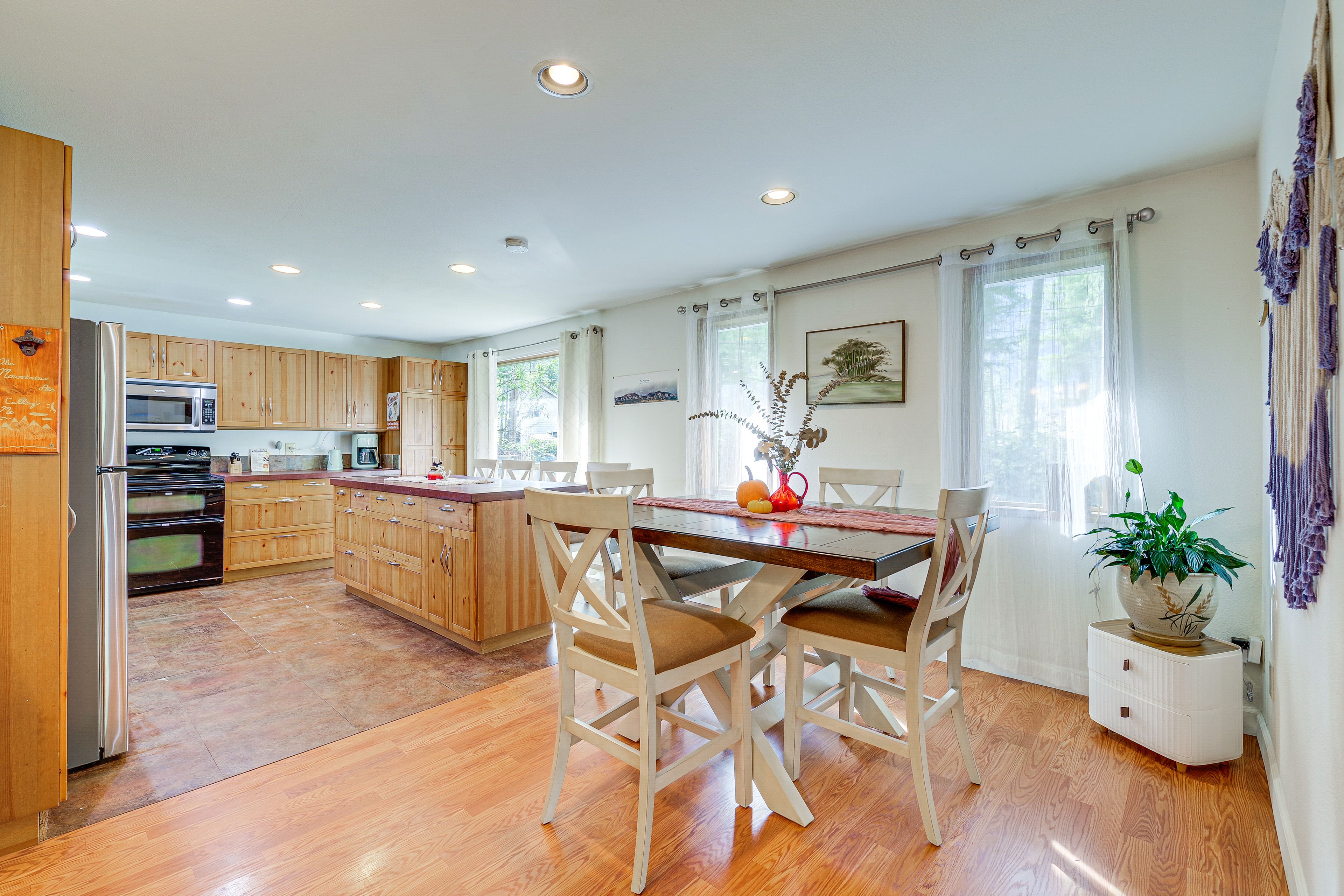 Dining & Kitchen Area | Island Seating