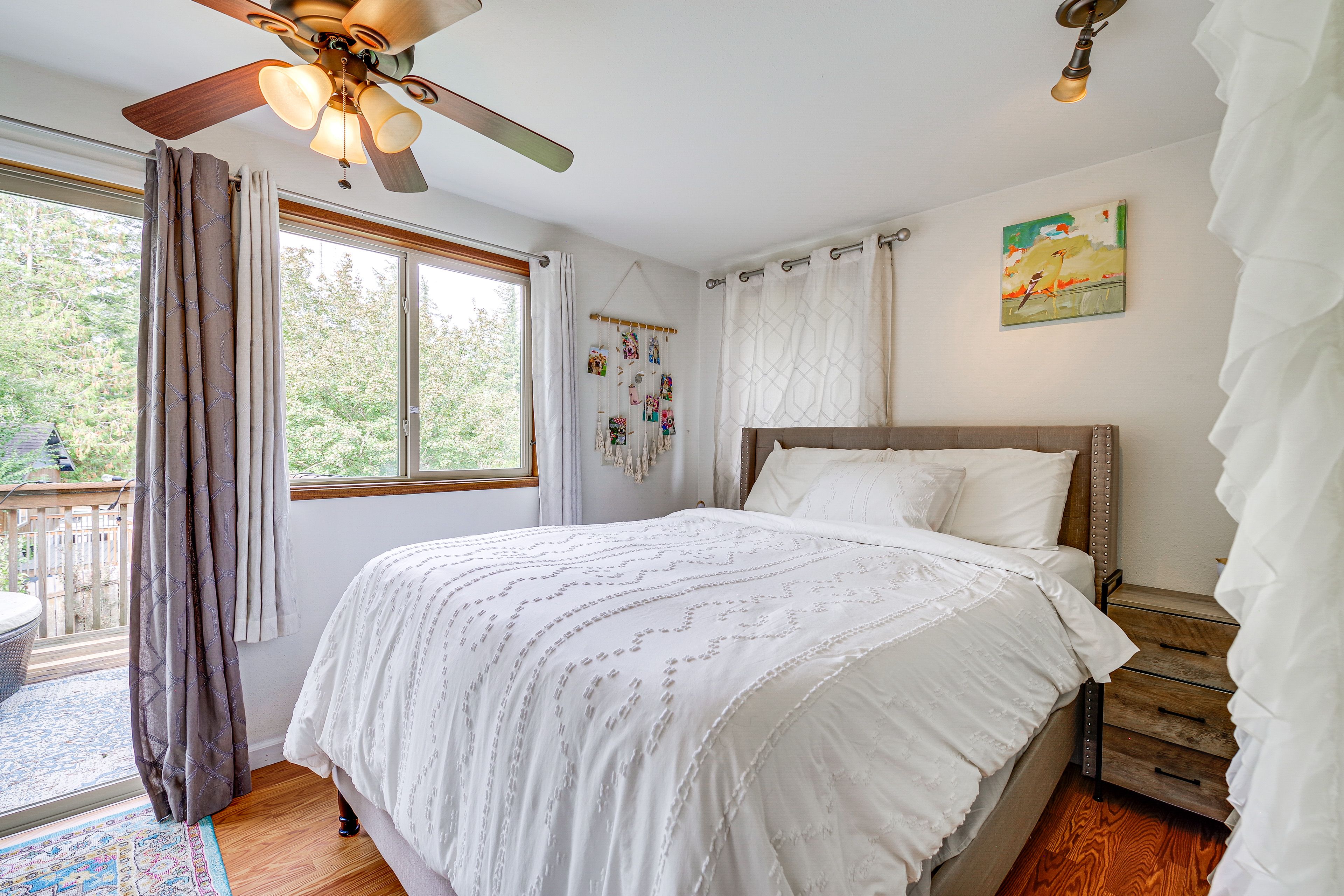 Bedroom 1 | Queen Bed | 2nd Floor | En-Suite Bathroom