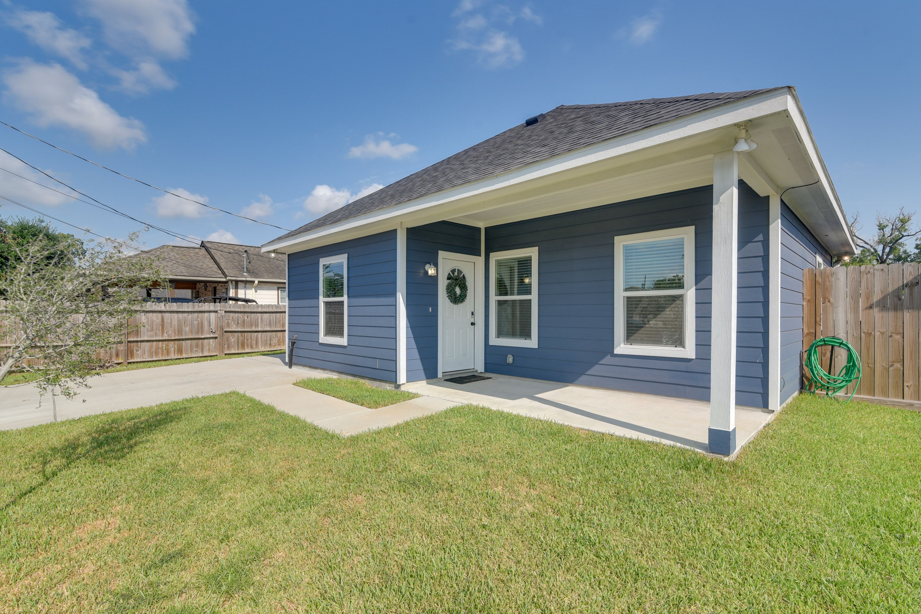 Exterior | Entryway