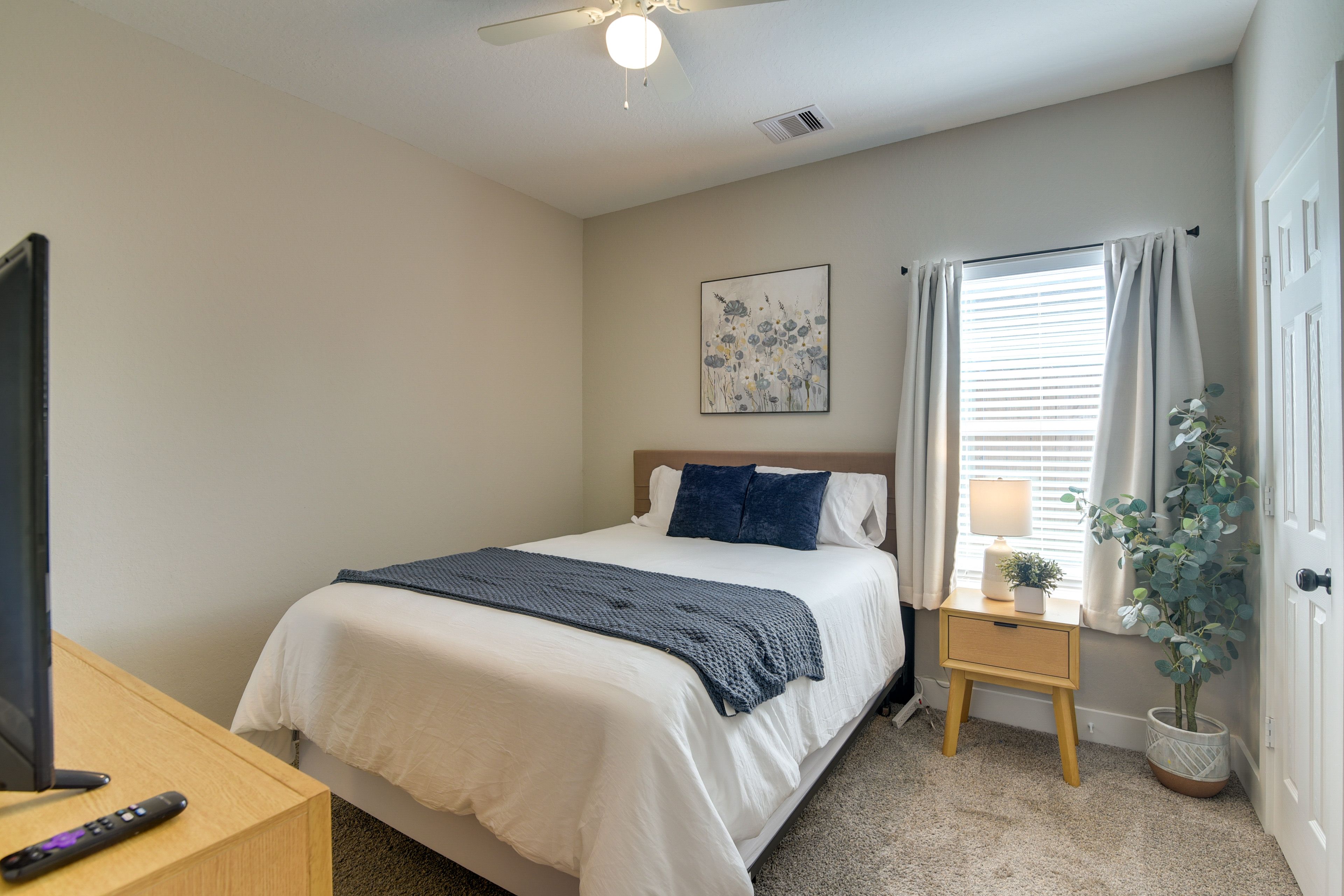 Bedroom 2 | Queen Bed | Flat-Screen TV
