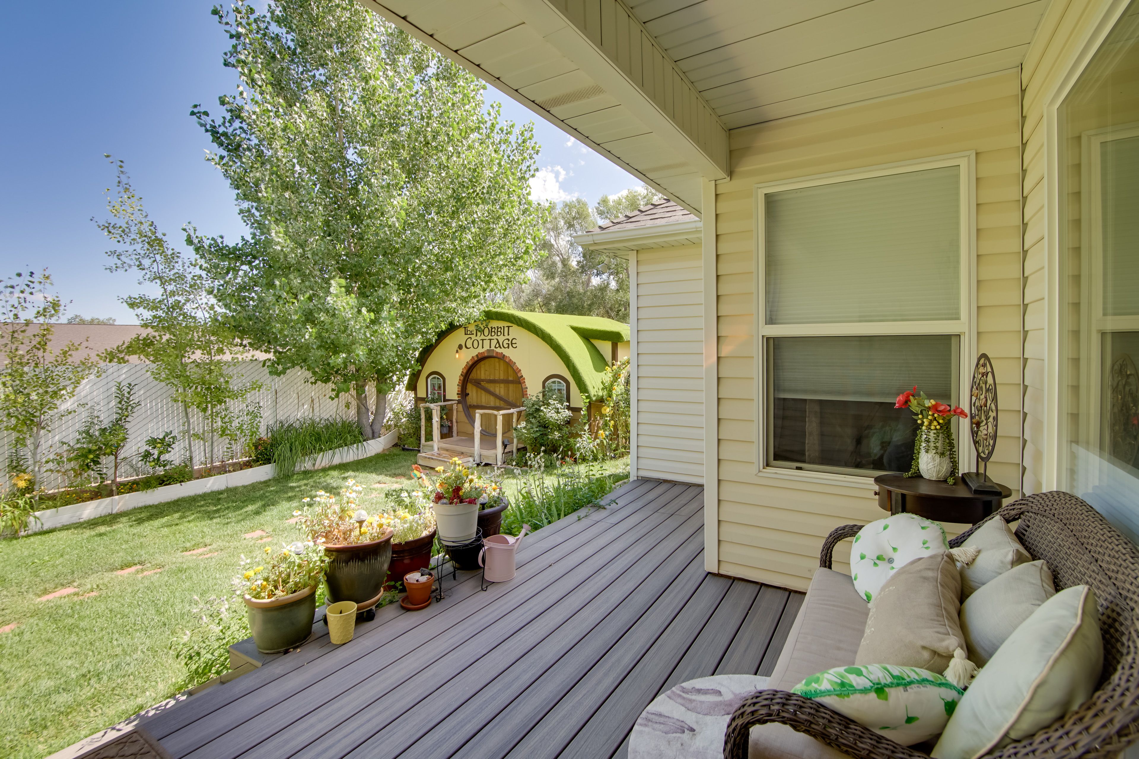 Rear Deck | 1 Mi to Downtown