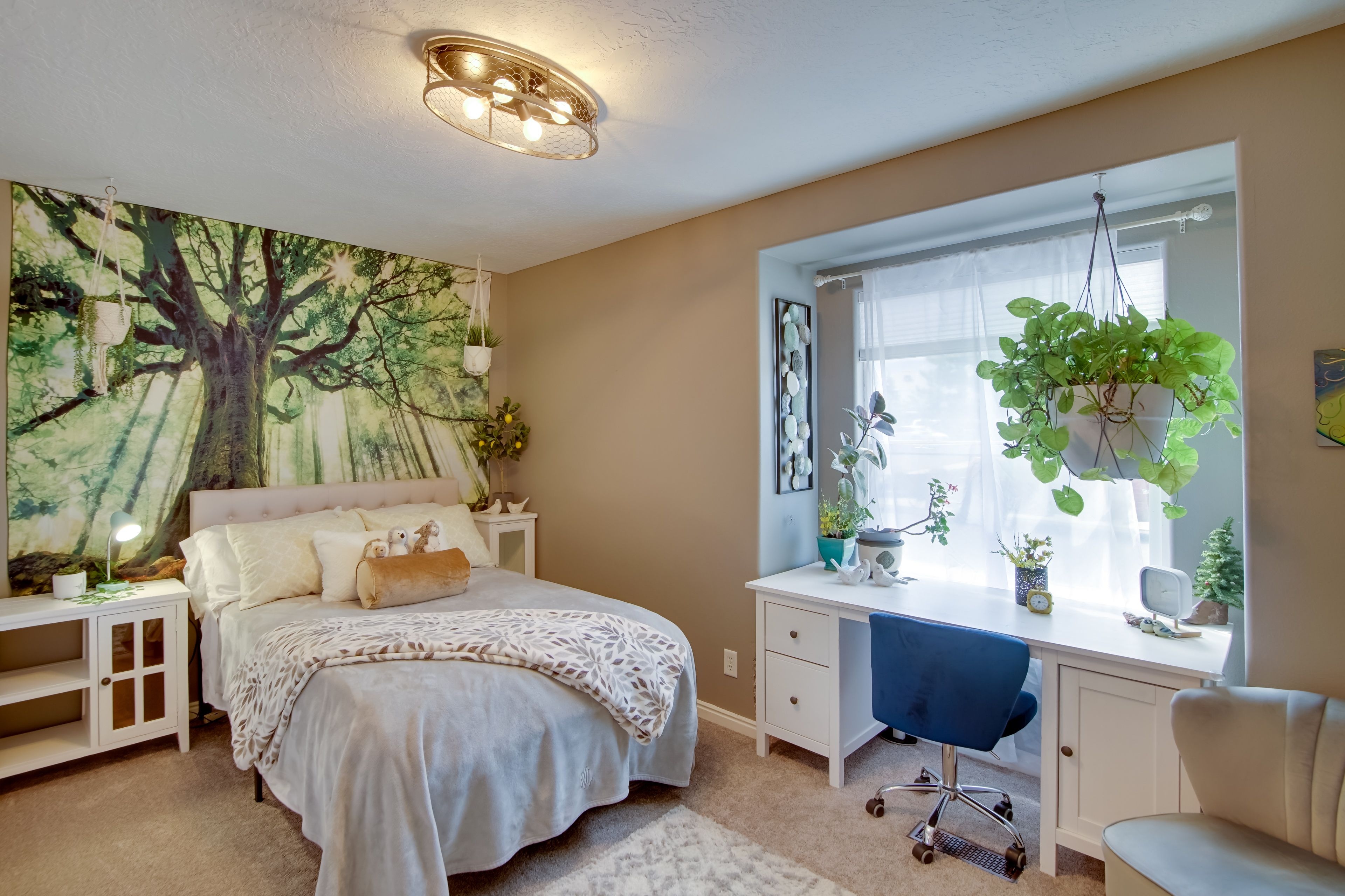Bedroom 1 | Queen Bed | Dedicated Workspace | Linens Provided