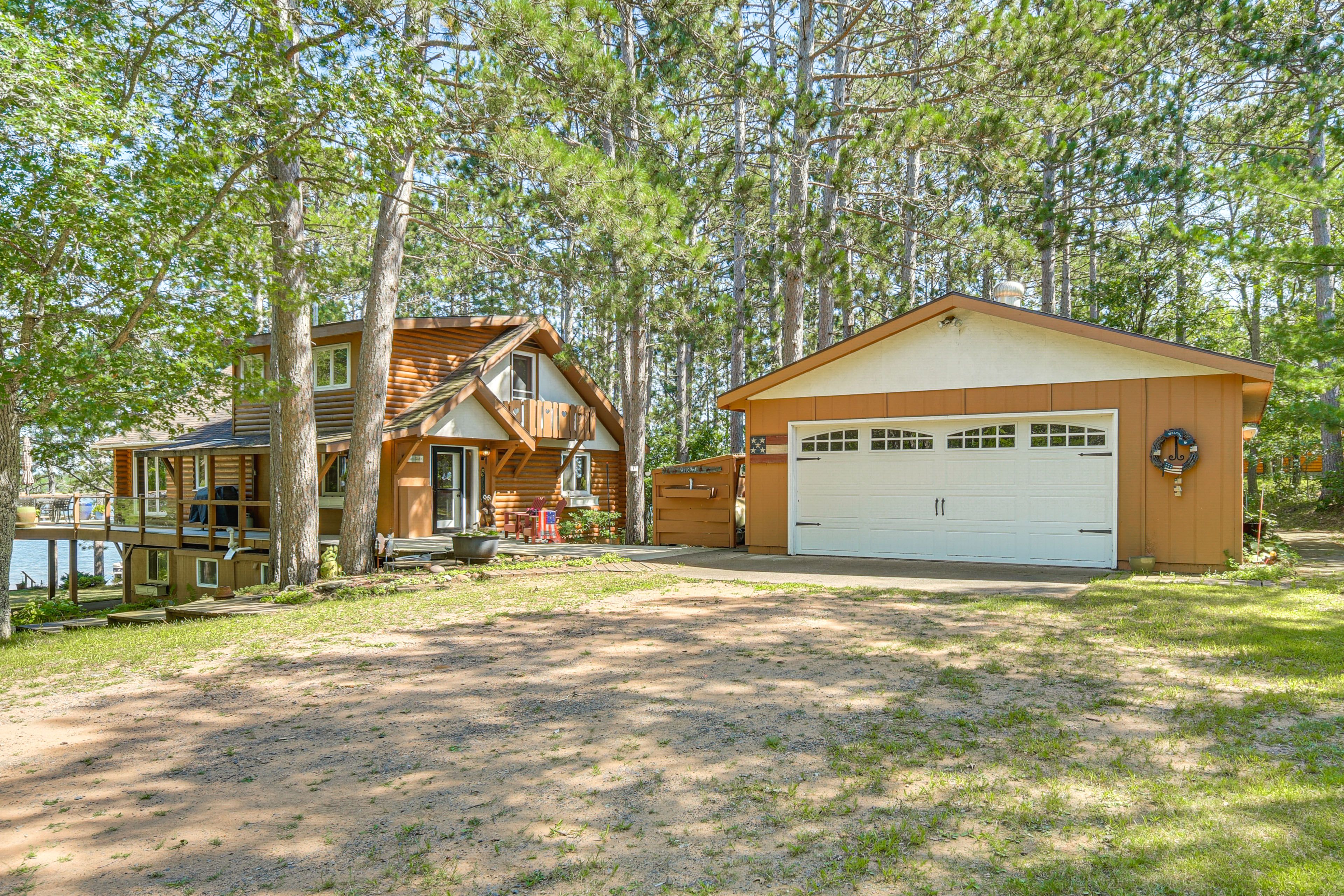 Parking | Driveway (5 Vehicles) | Trailer Parking