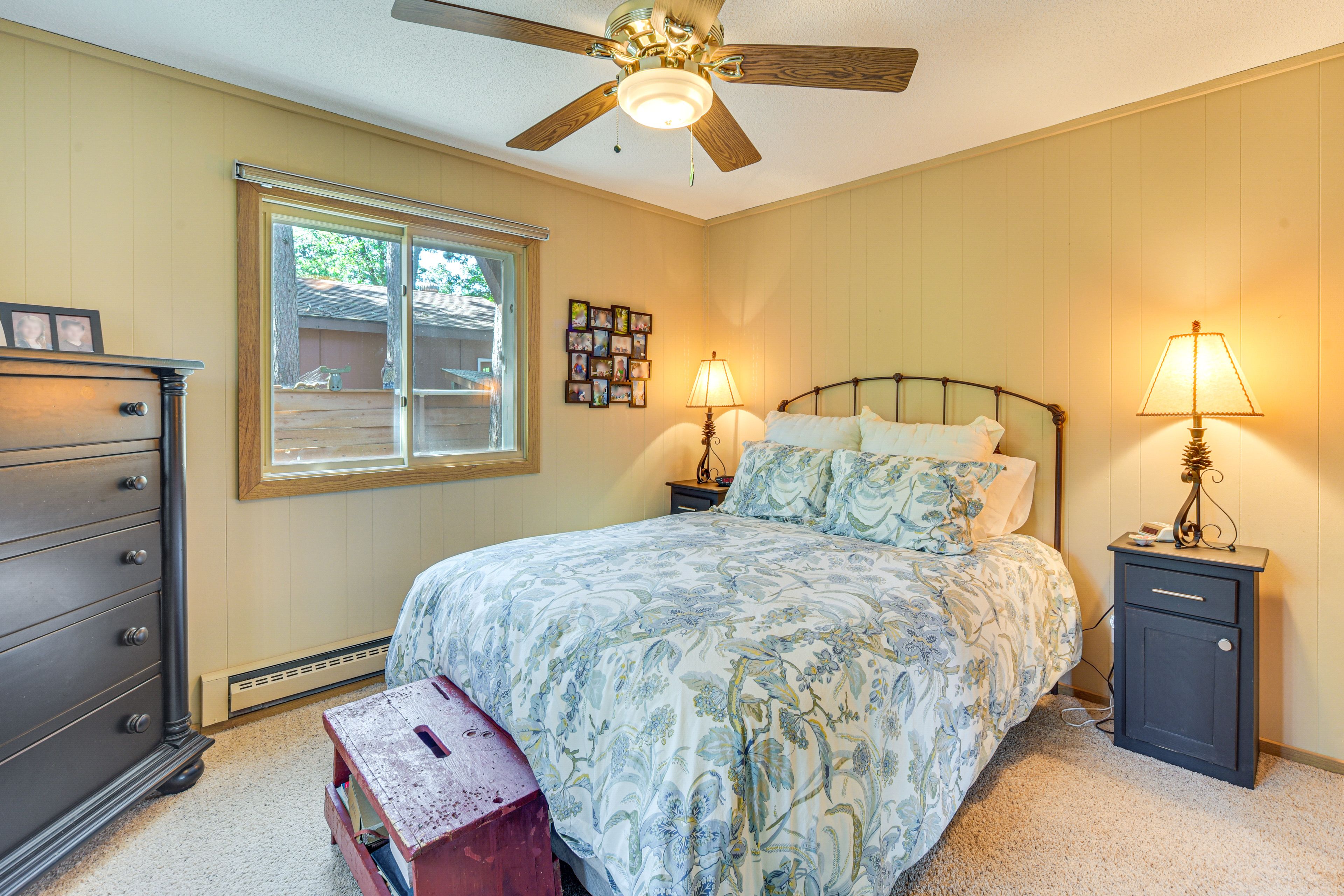 Bedroom 2 | Queen Bed | 1st Floor