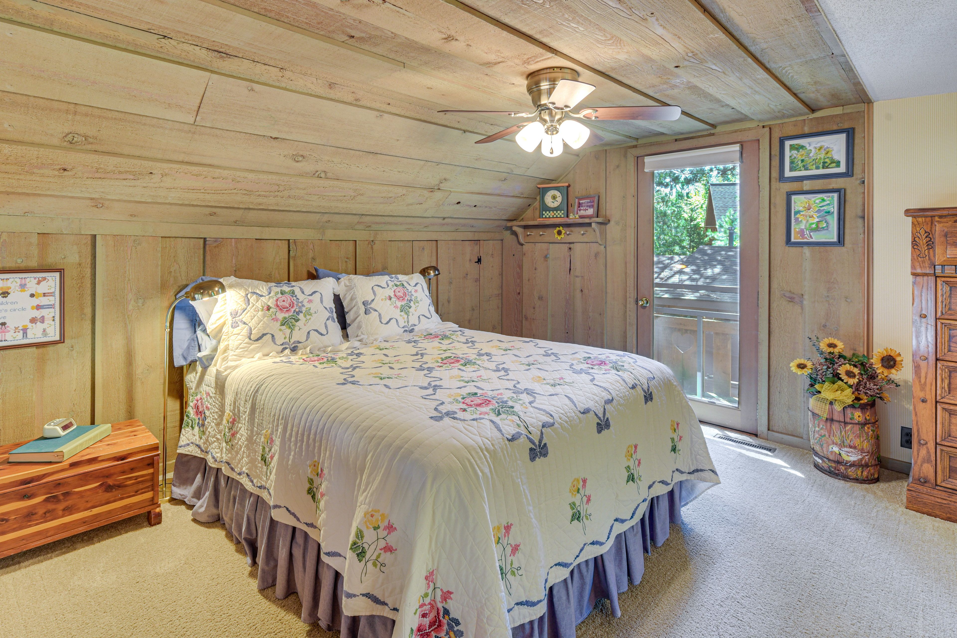 Bedroom 1 | Queen Bed | 2nd Floor