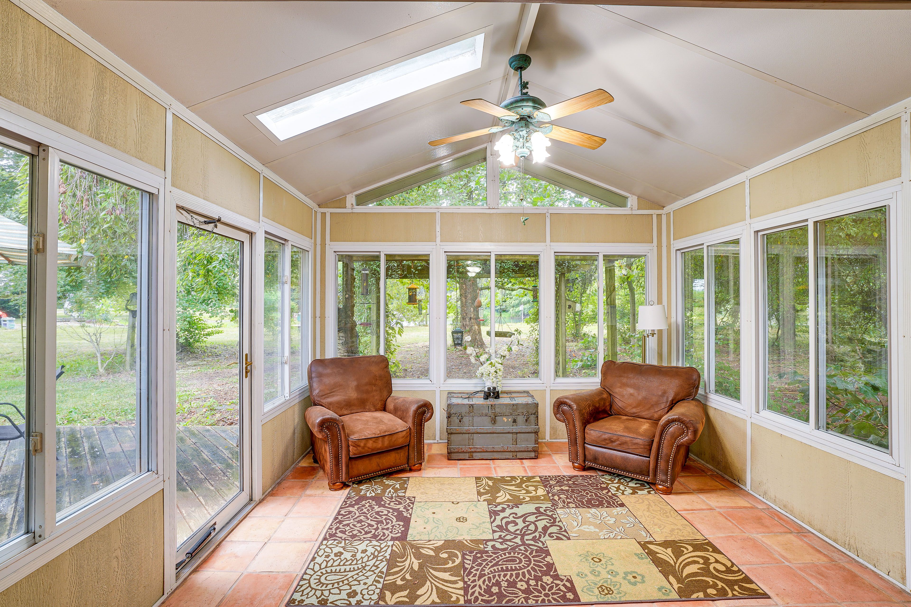 Sunroom | Electric Fireplace | Free WiFi