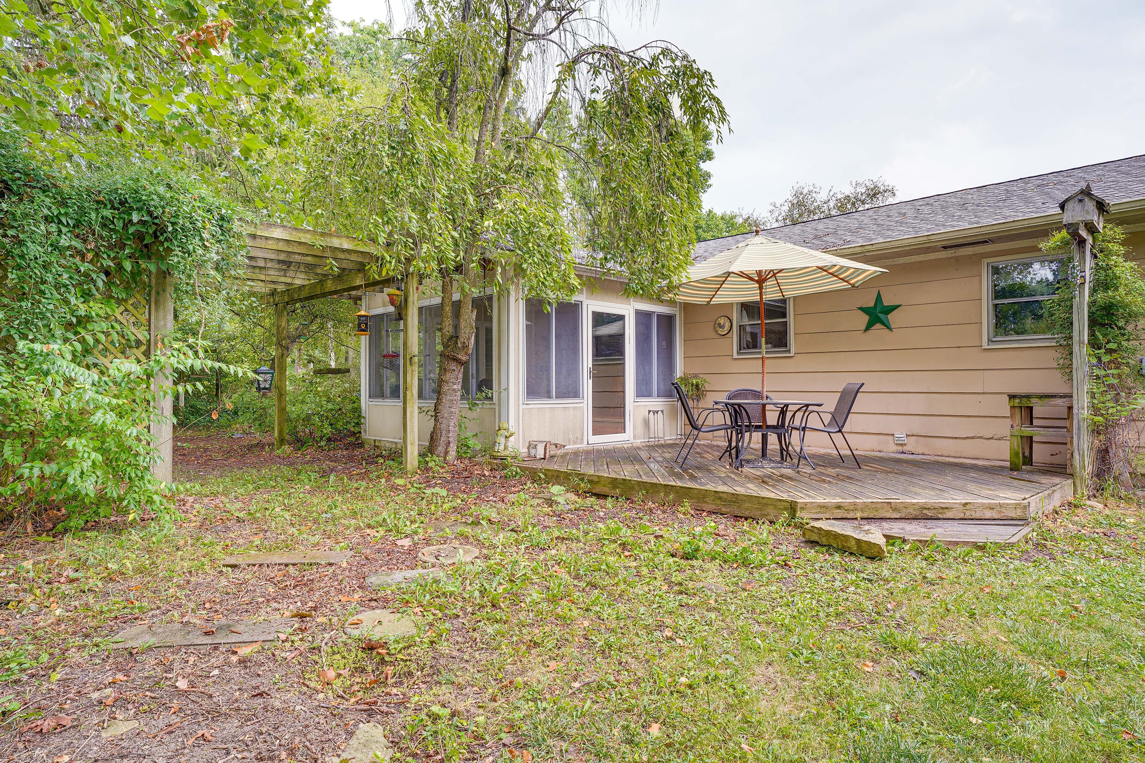 Deck | Outdoor Dining Area