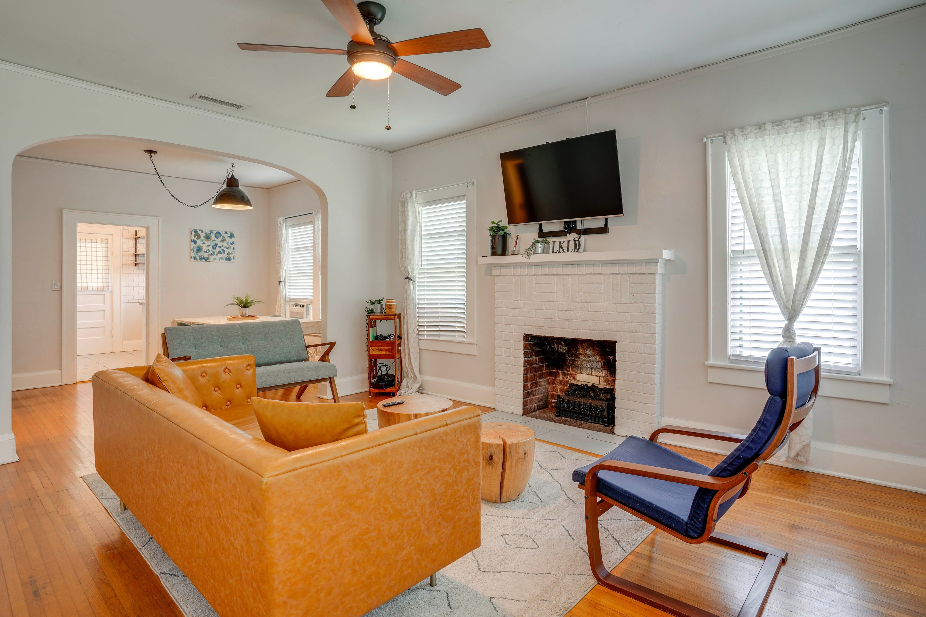 Living Room | Free WiFi | Smart TV | Electric Fireplace | Queen Sleeper Sofa