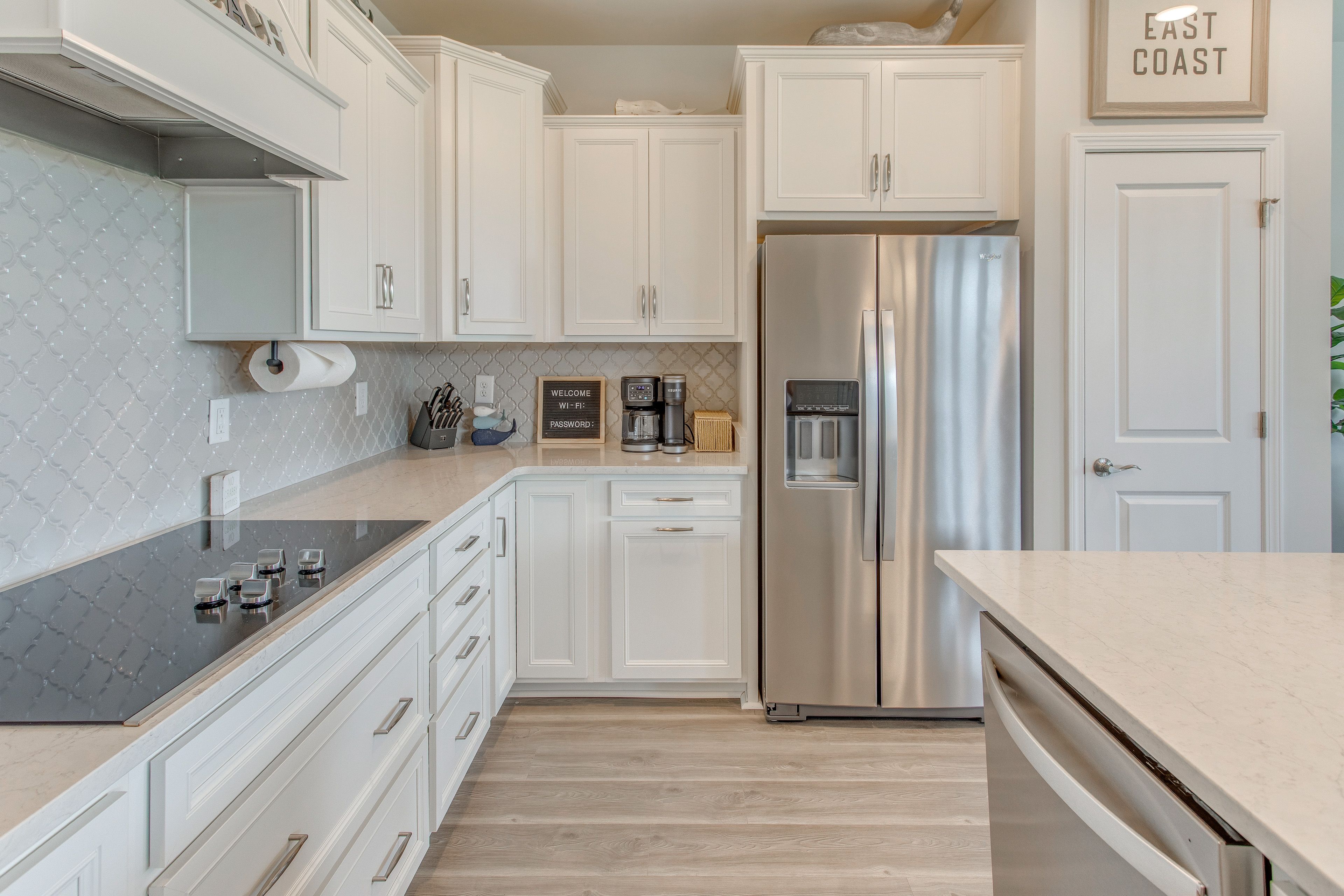 Kitchen | 1st Floor | Dual Drip/Keurig Coffee Maker