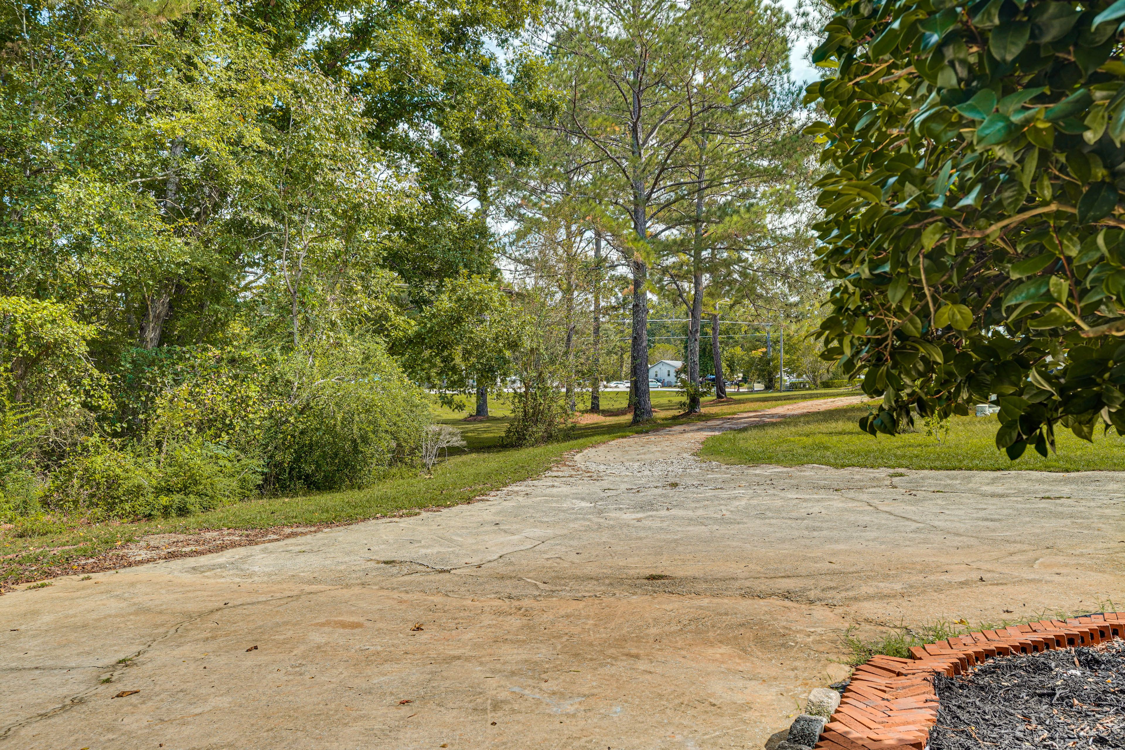 Parking | Driveway (2 Vehicles) | Boat Trailer Parking Allowed