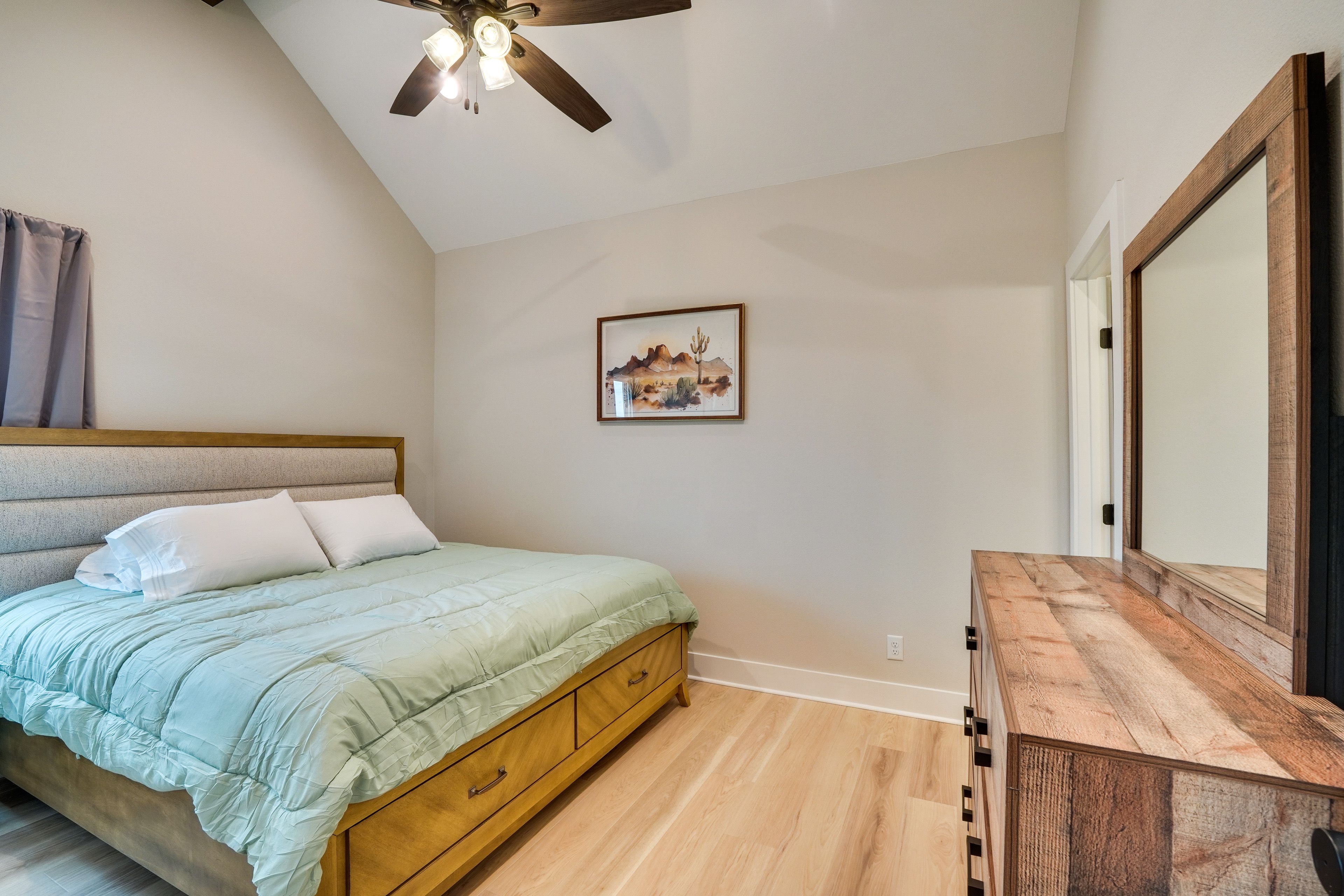 Bedroom 1 | King Bed