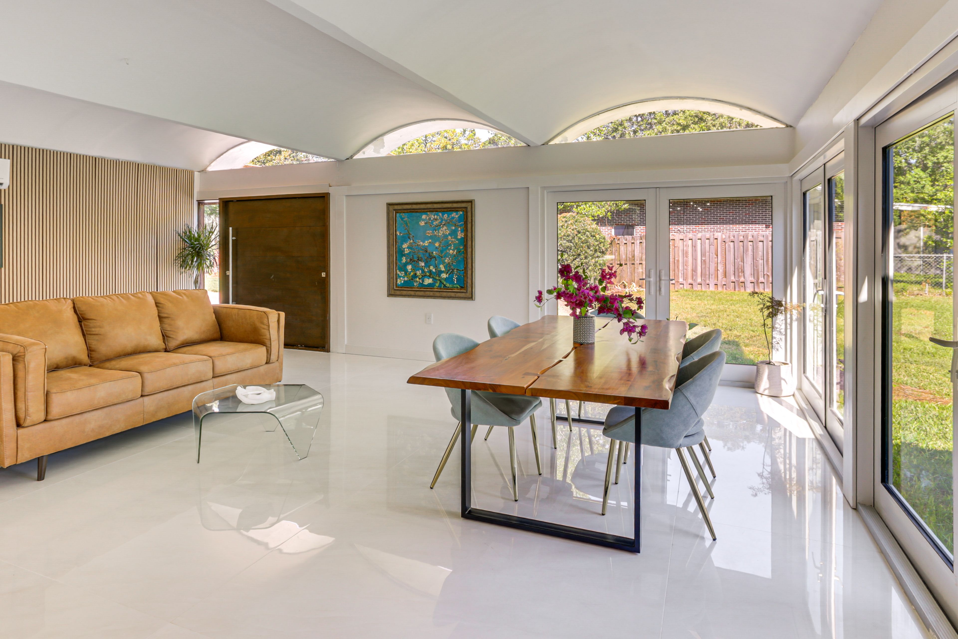 Dining Area | Dishware/Flatware