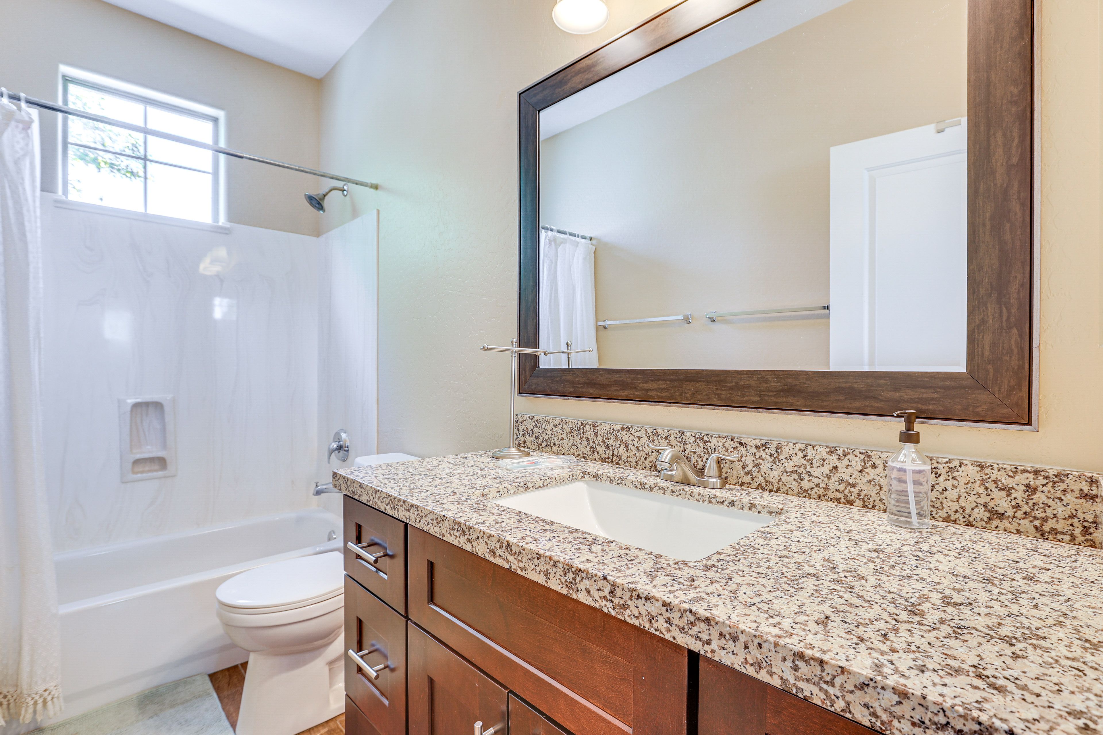 Full Bathroom | 2nd Floor