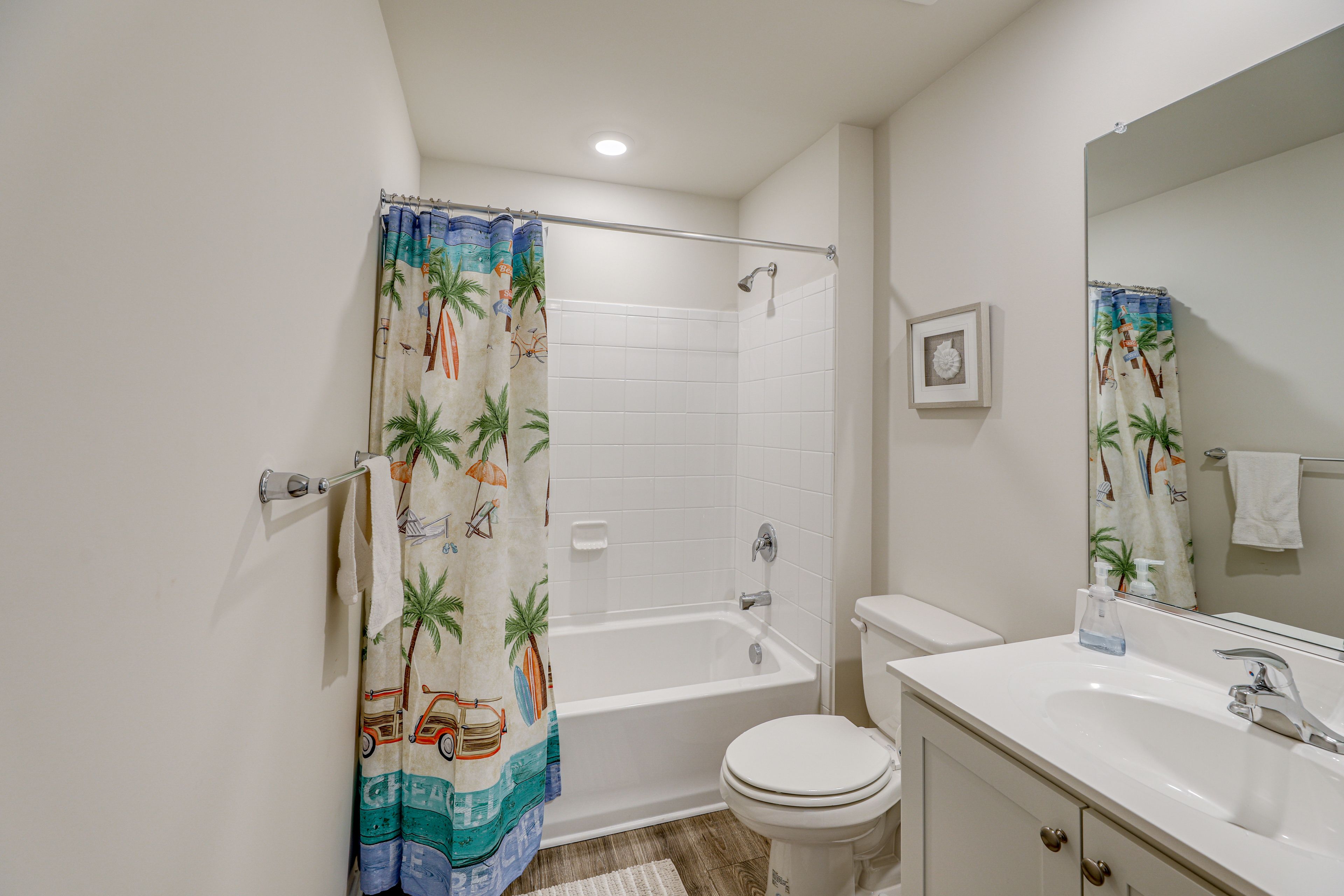 Full Bath | 2nd Floor