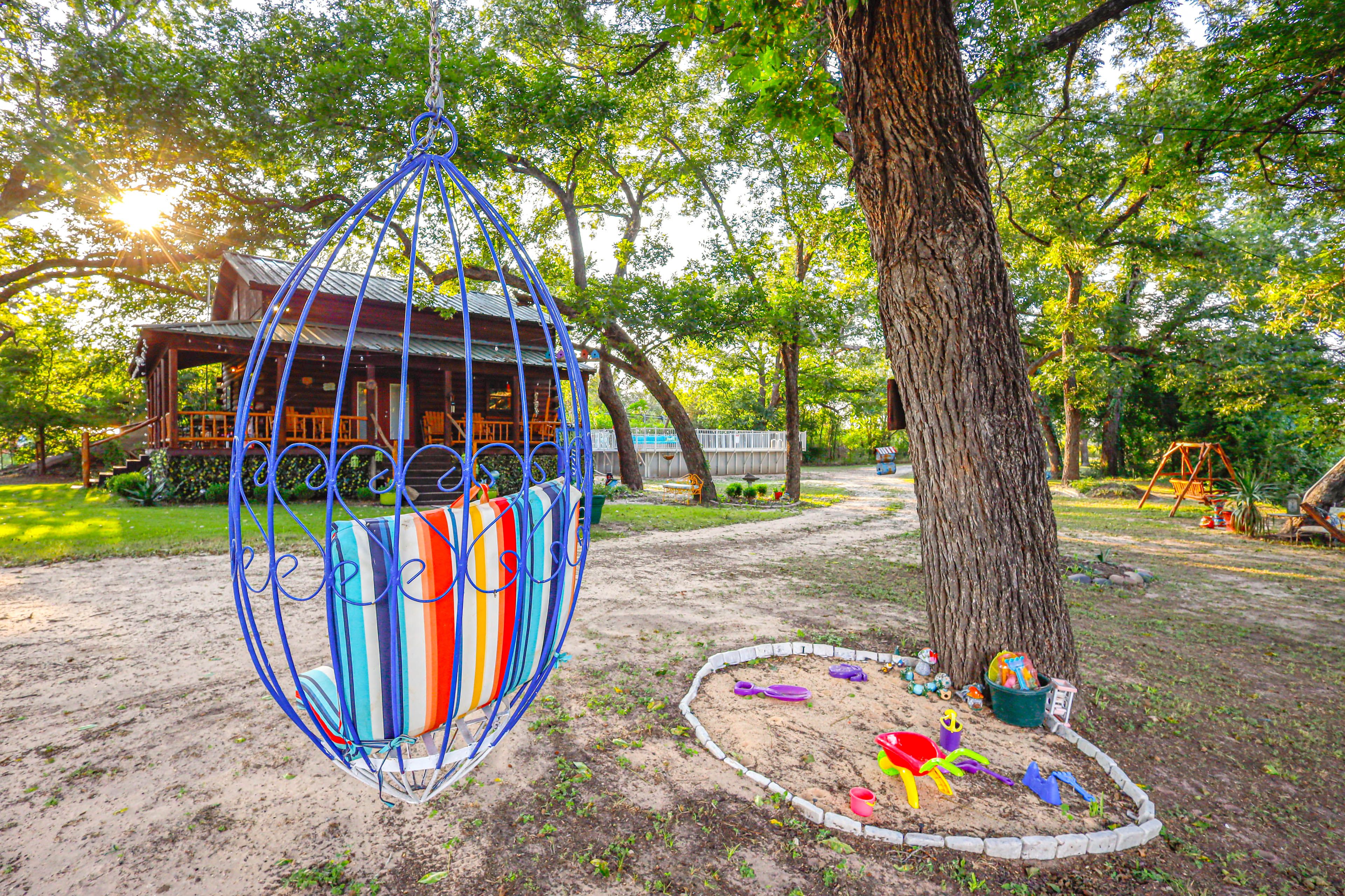 Private Yard | Outdoor Seating