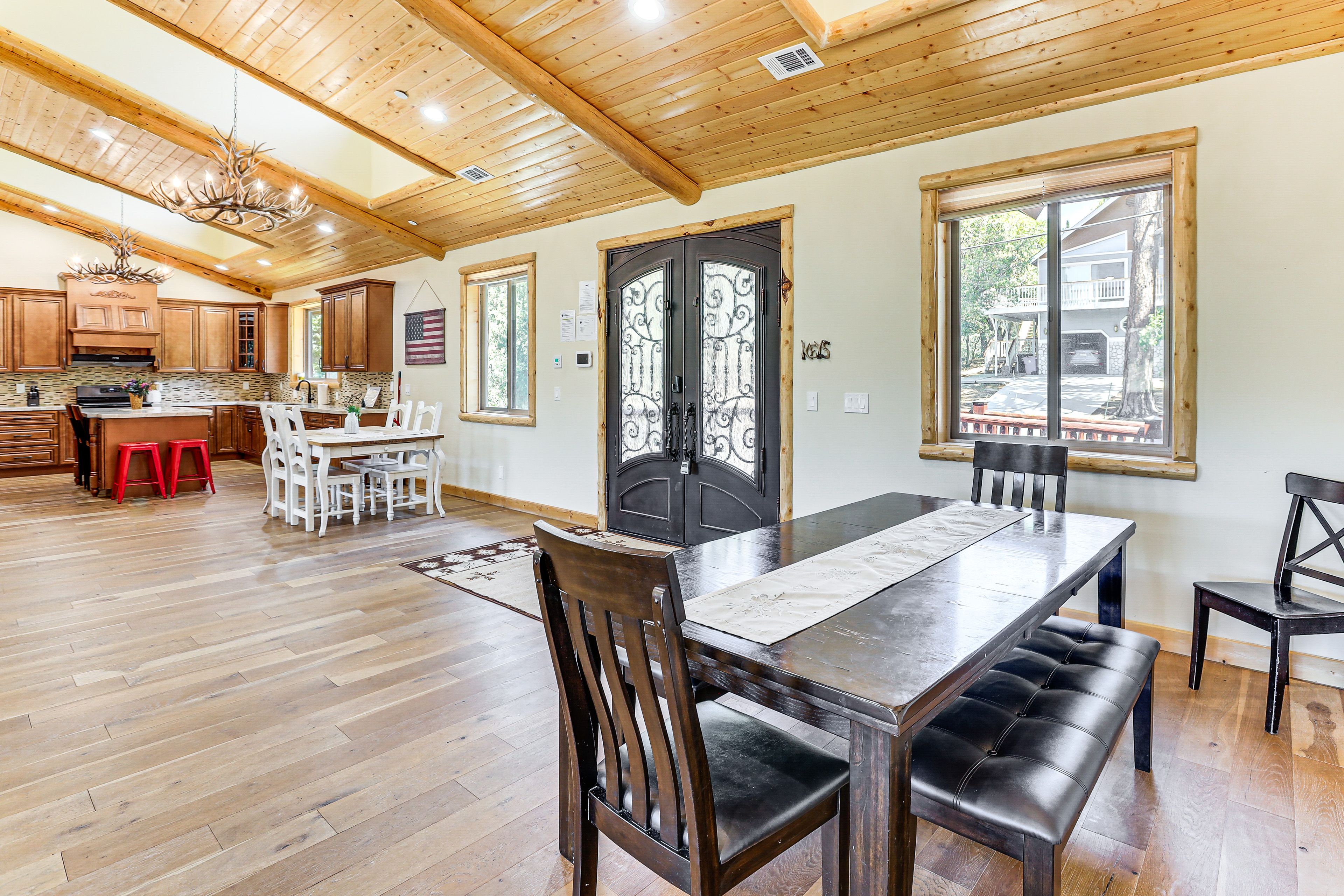 Dining Area | Dishware/Flatware Provided | Main Floor