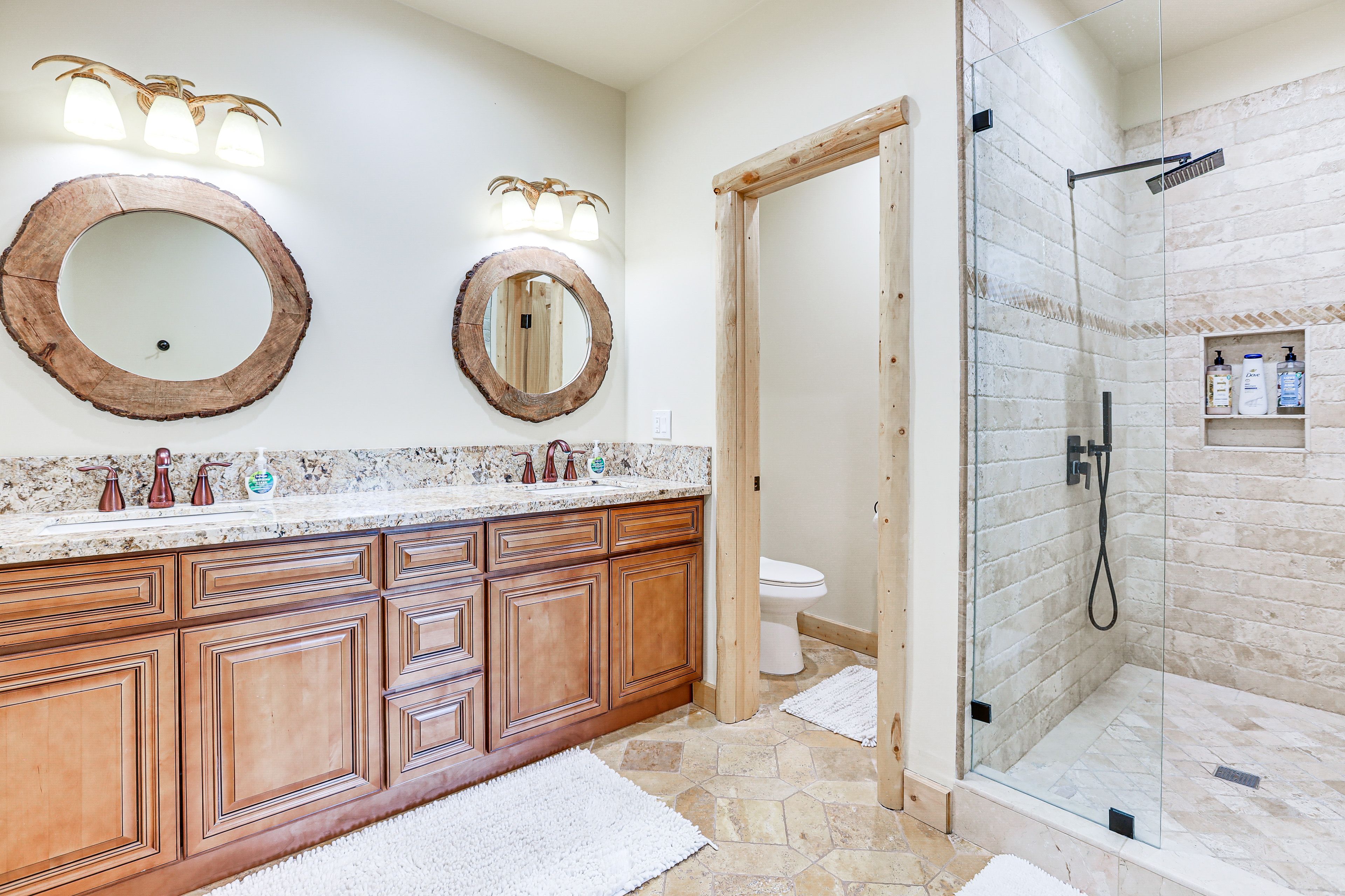 Bathroom | Main Floor