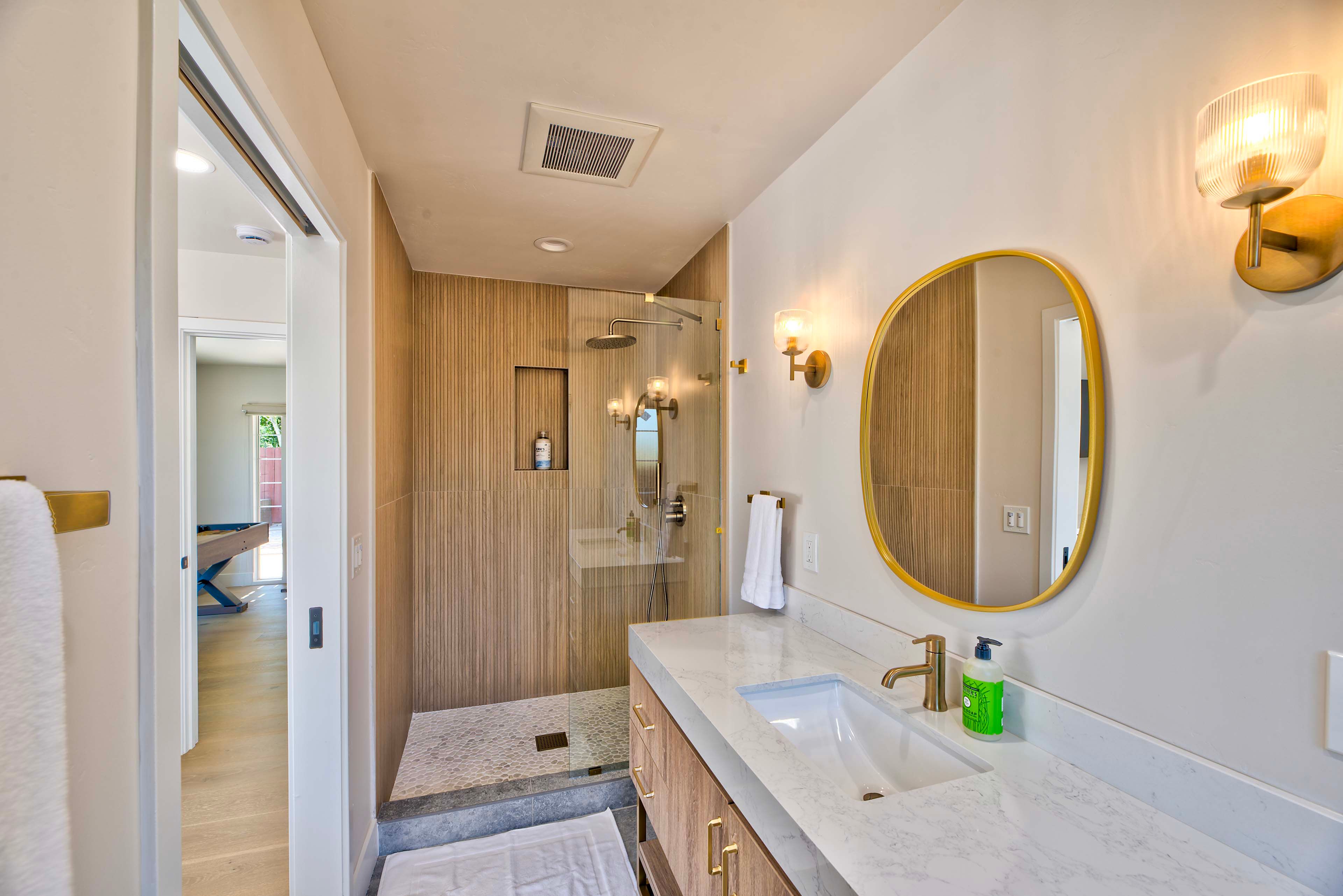 En-Suite Bathroom | 1st Floor