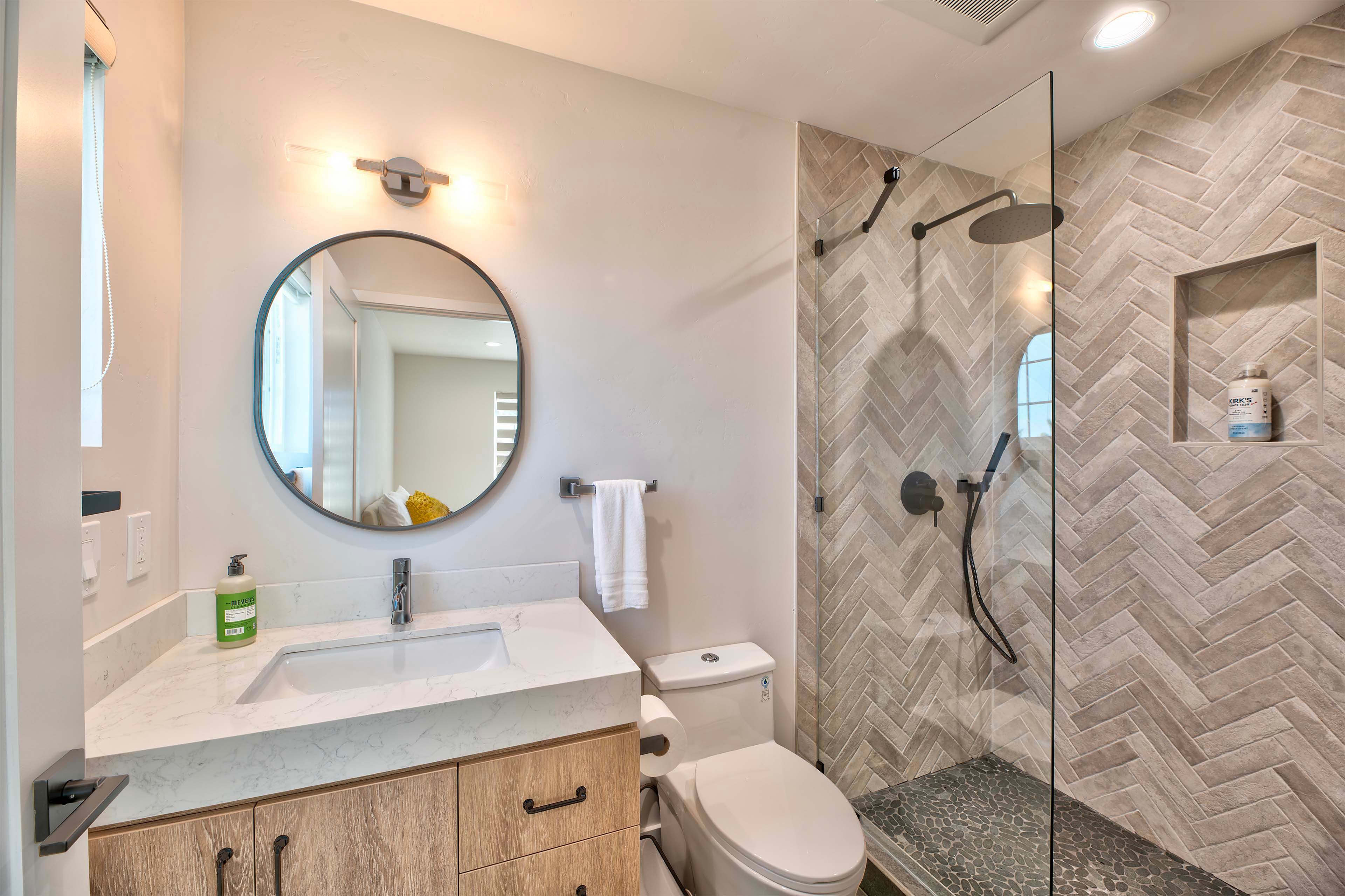 En-Suite Bathroom | 2nd Floor