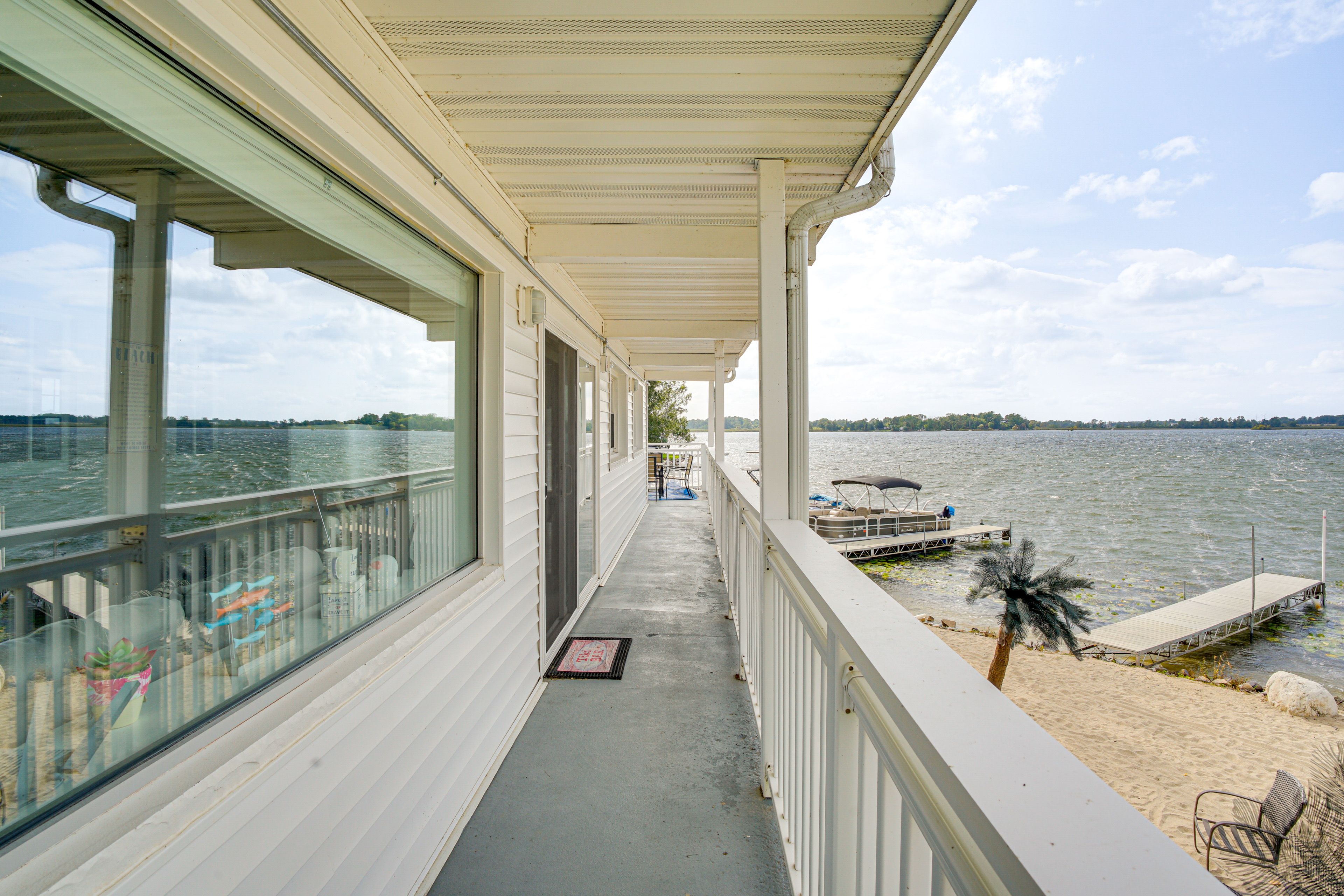Condo Exterior | Keyless Entry | Beach & Lake Views