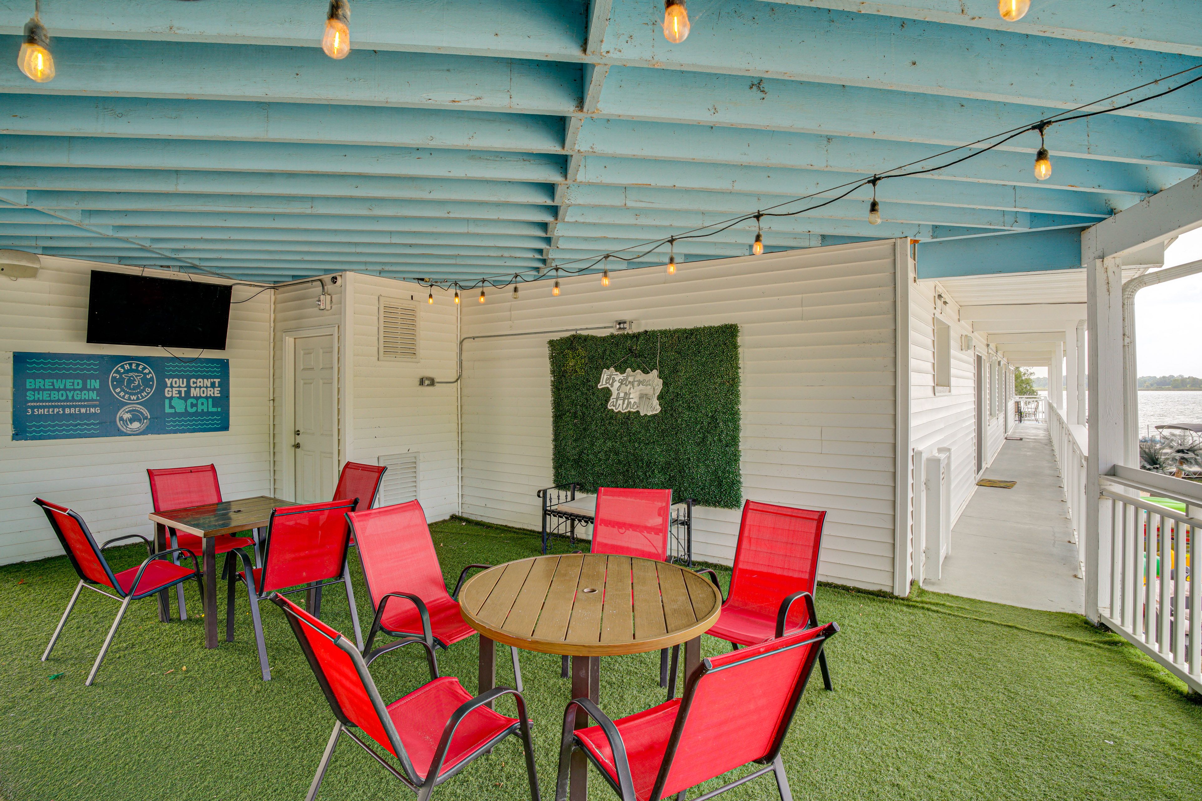 Tiki Beach Resort | Community Amenities