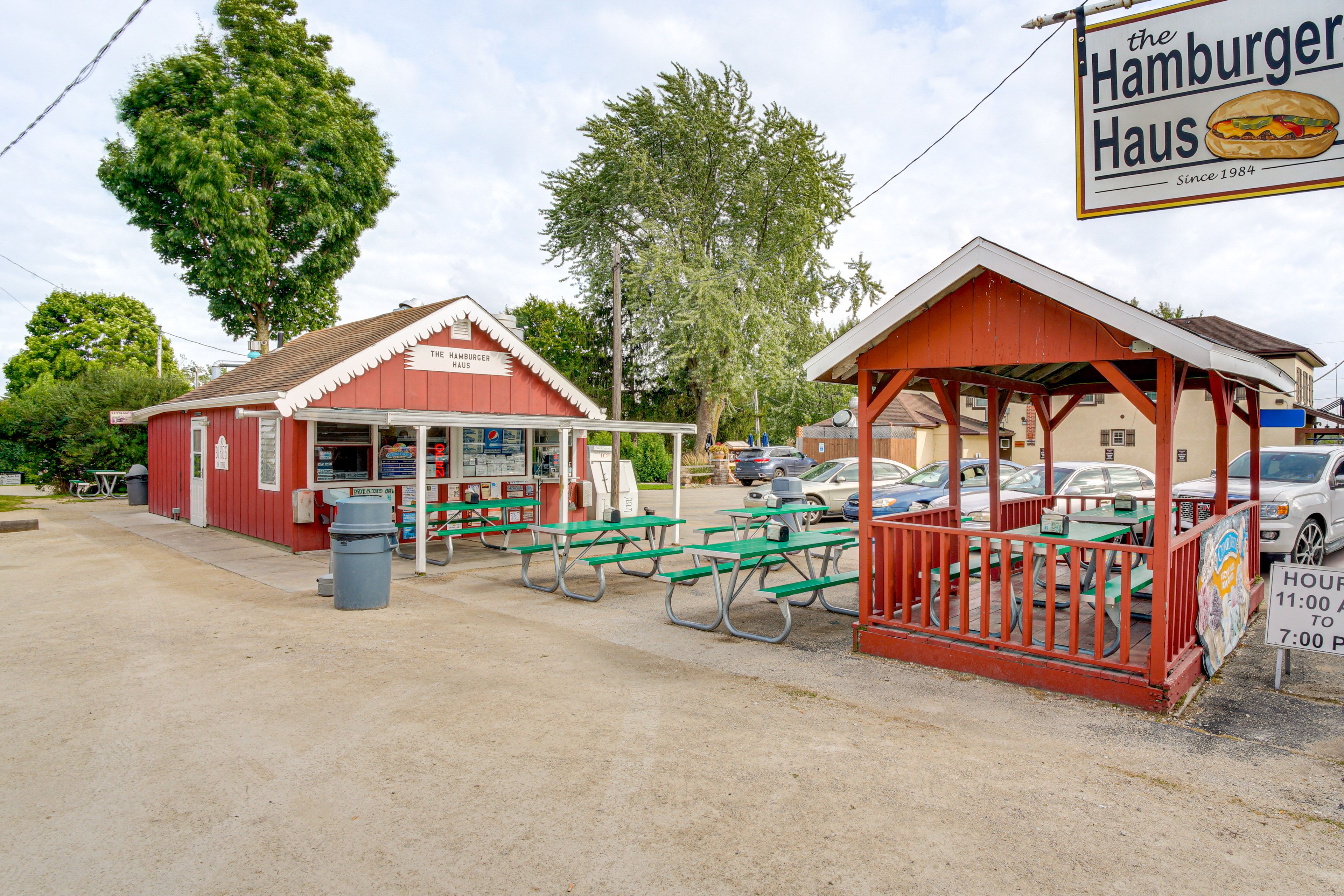 1 Mi to Hamburger Haus