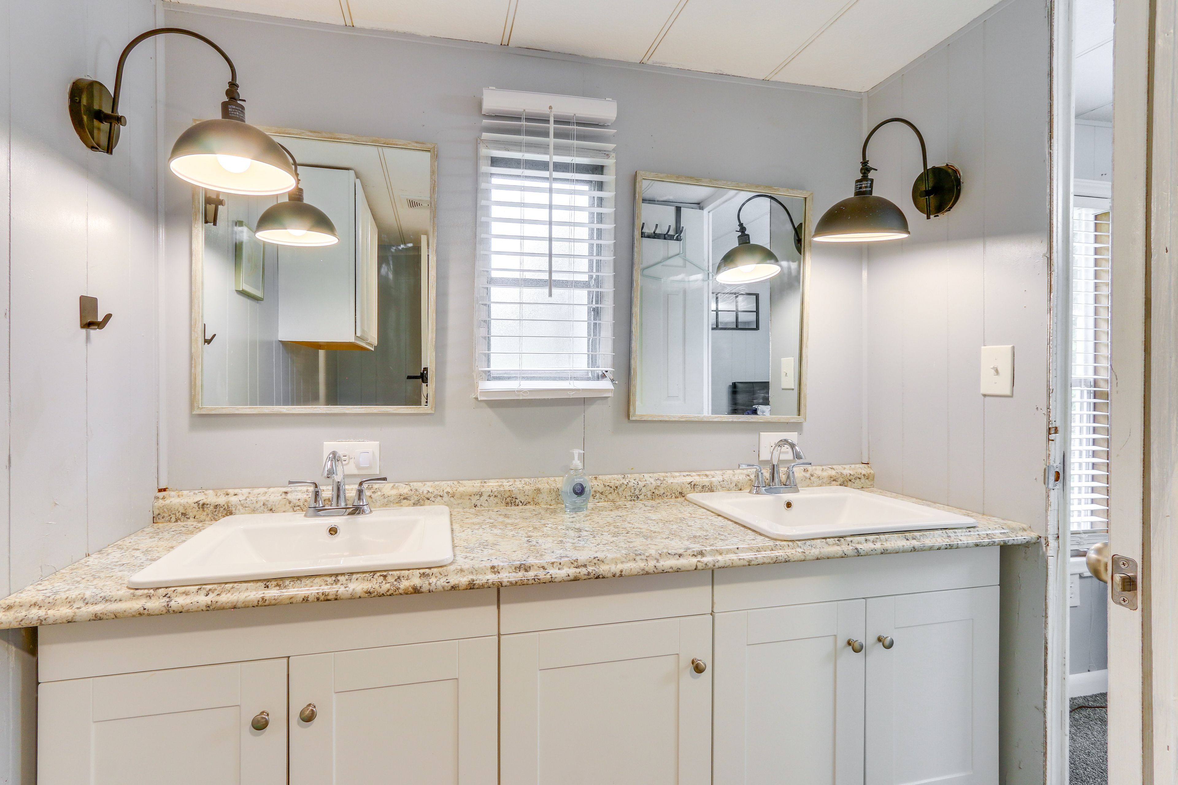 Bathroom | Towels Provided