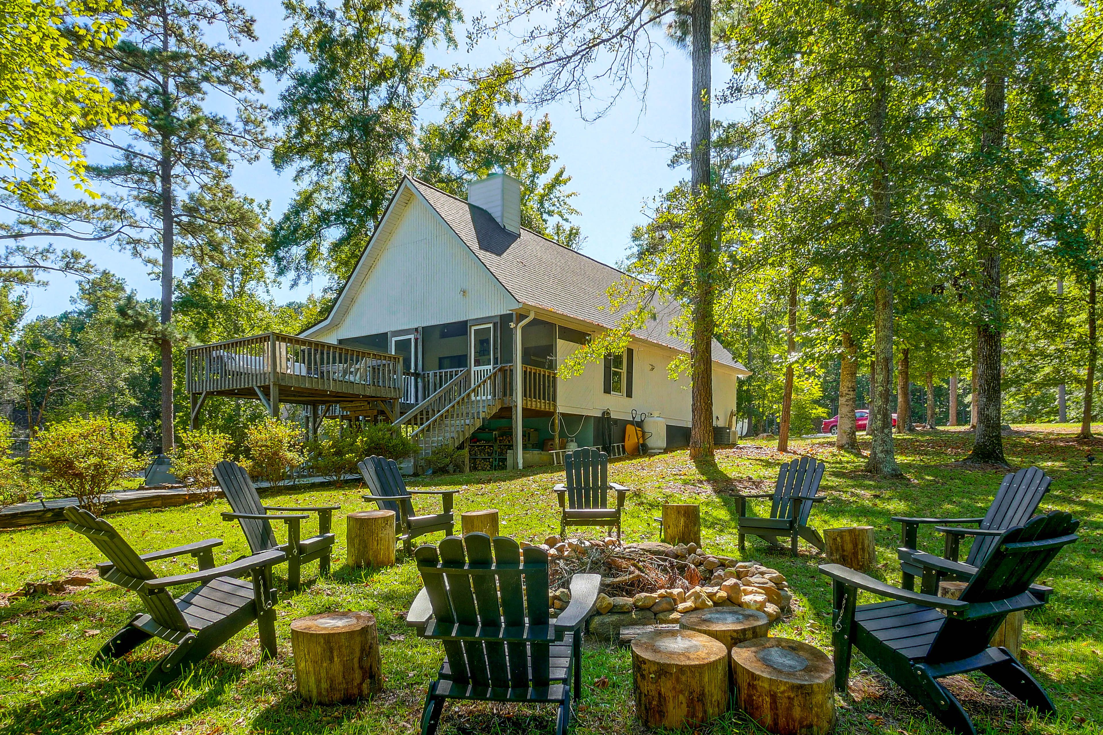Eatonton Vacation Rental | 3BR | 2BA | 1,200 Sq Ft | Stairs Required
