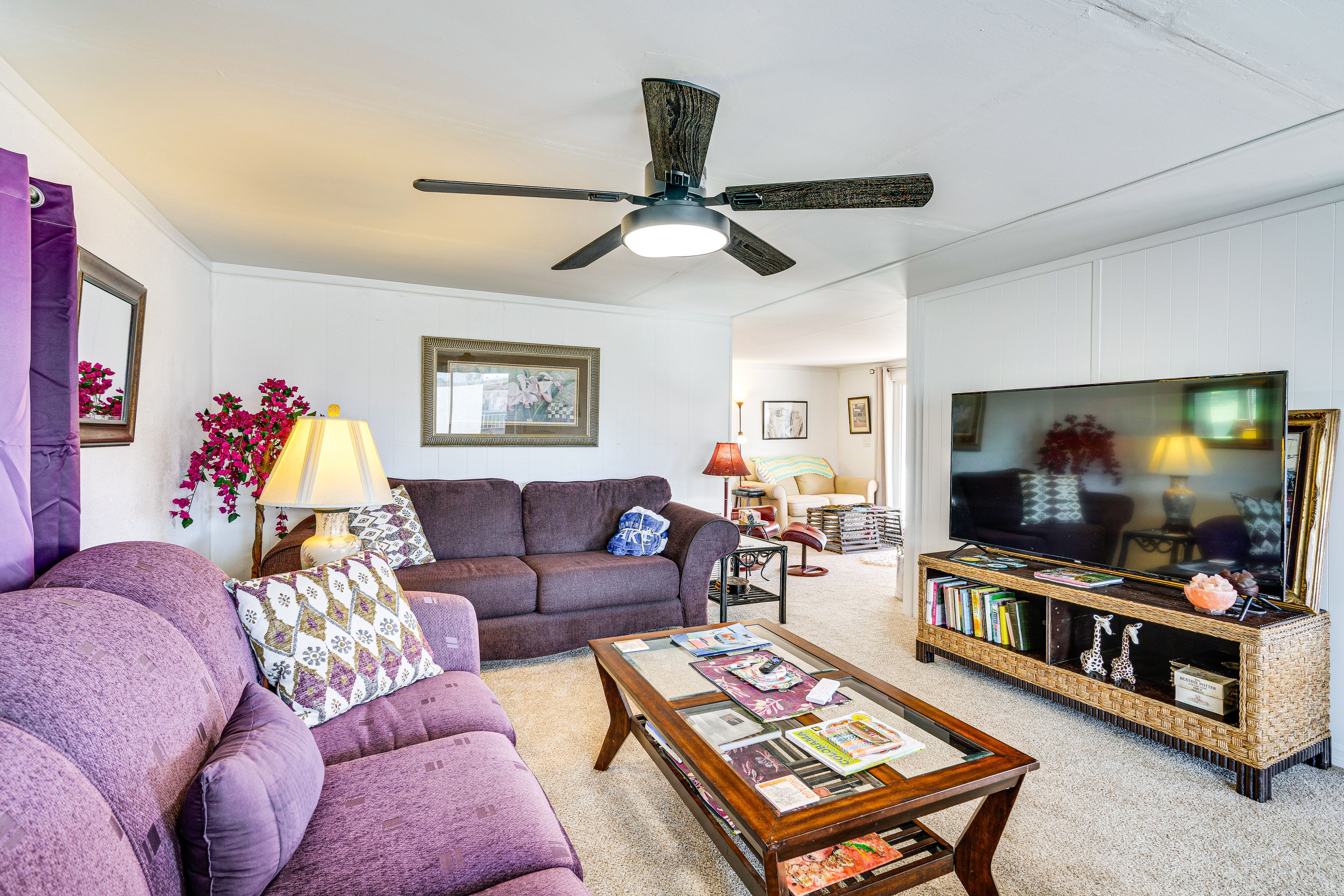 Living Room | Free WiFi | Smart TV