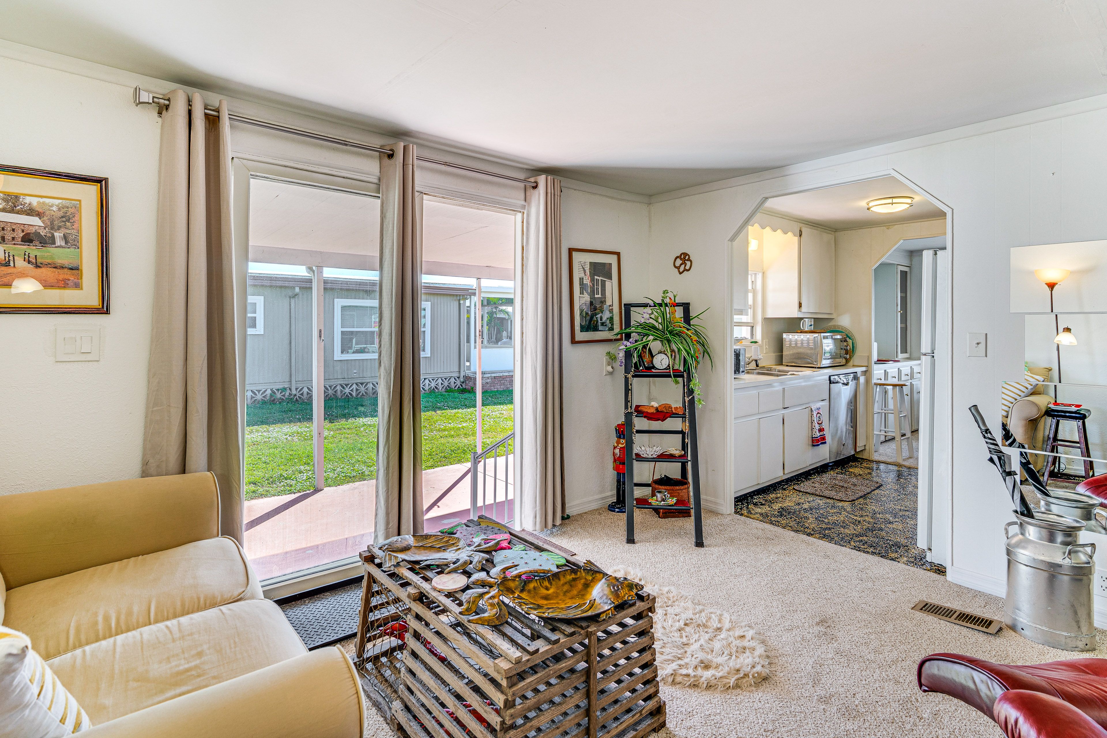 Sitting Room | Central A/C & Heating