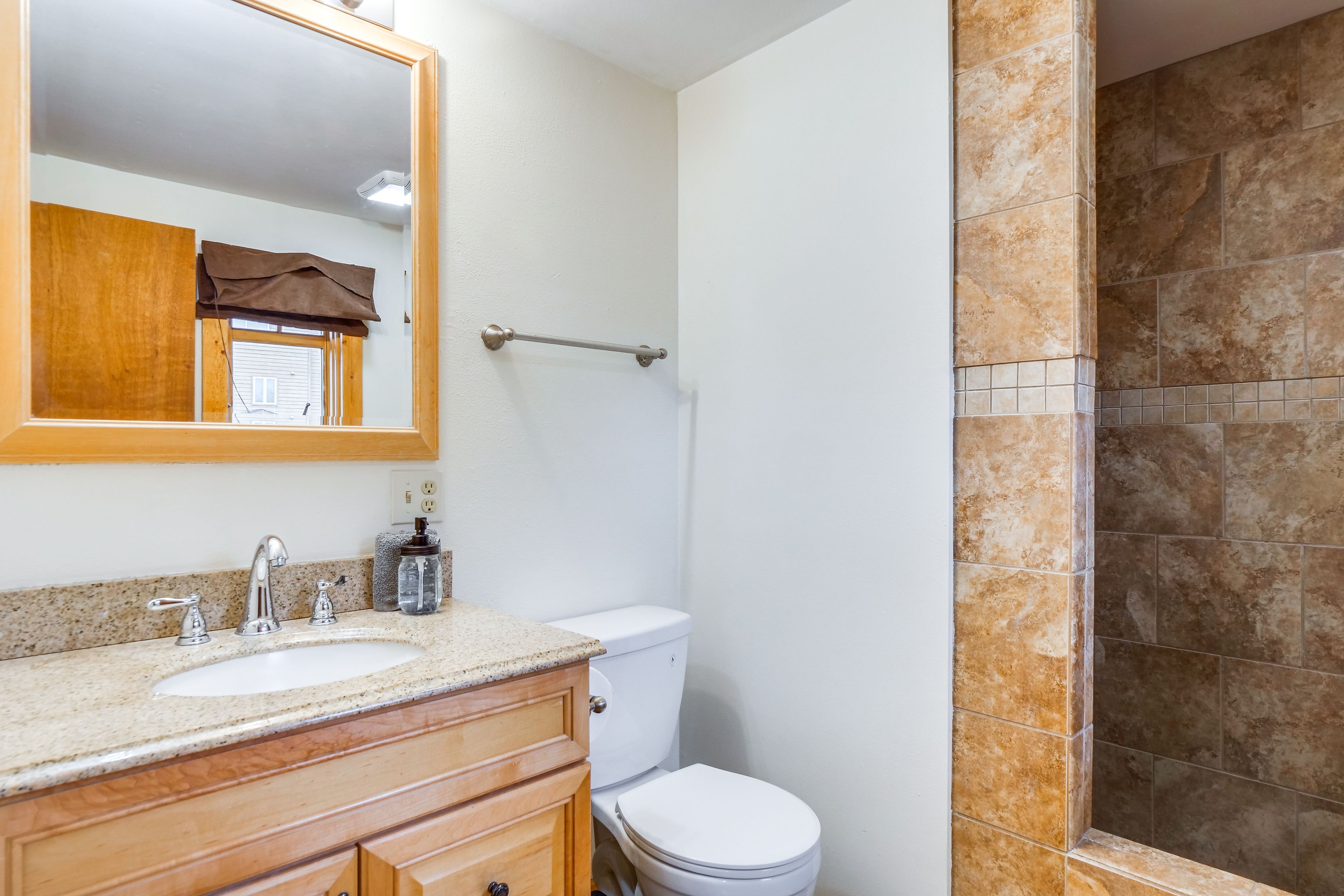 Full Bathroom | 1st Floor